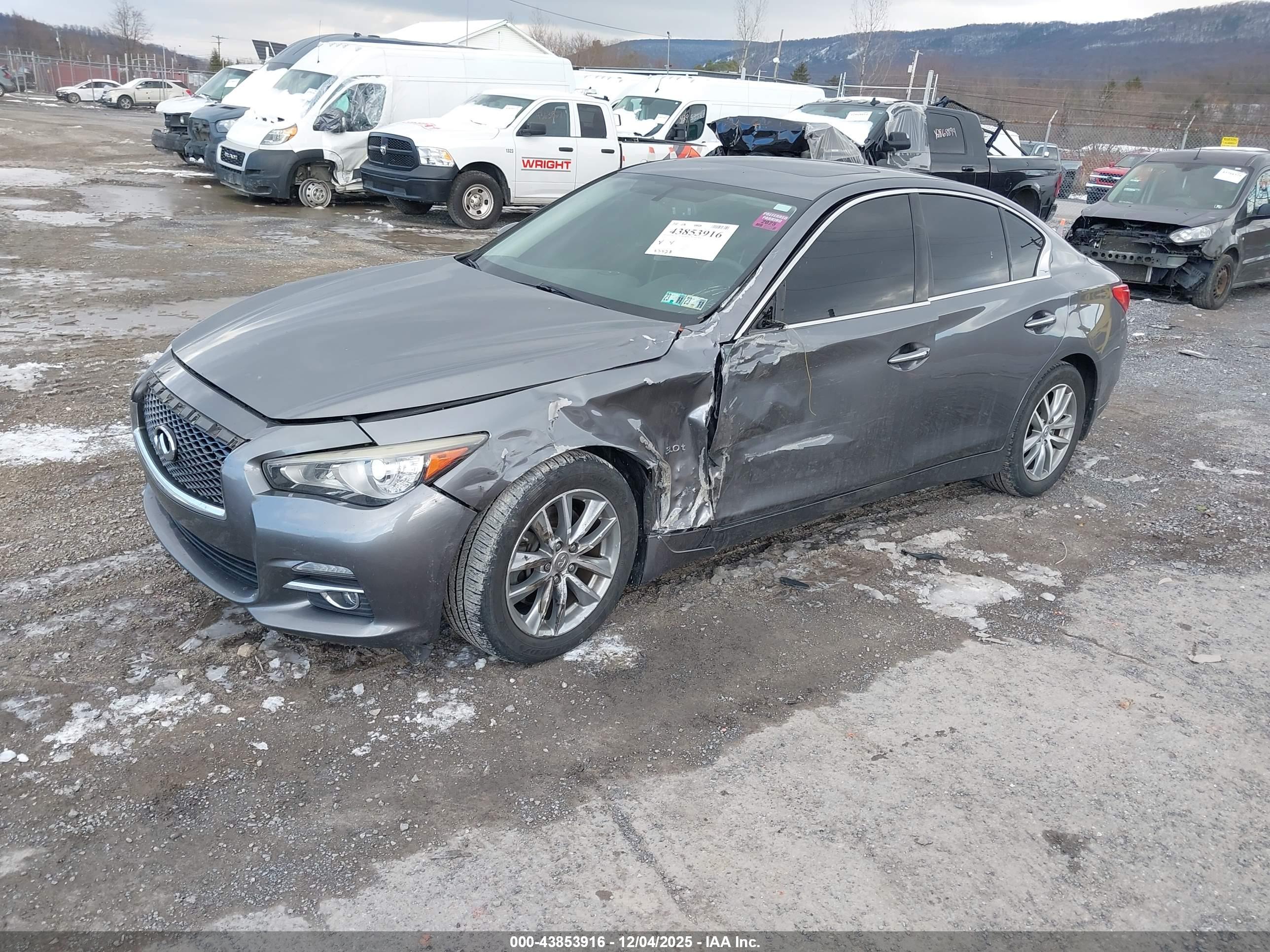 INFINITI Q50 image 2