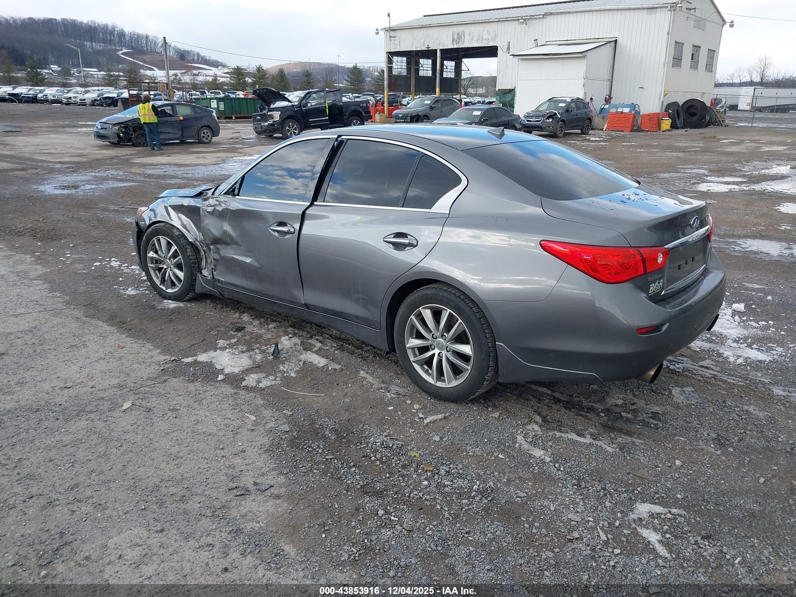 INFINITI Q50 image 3