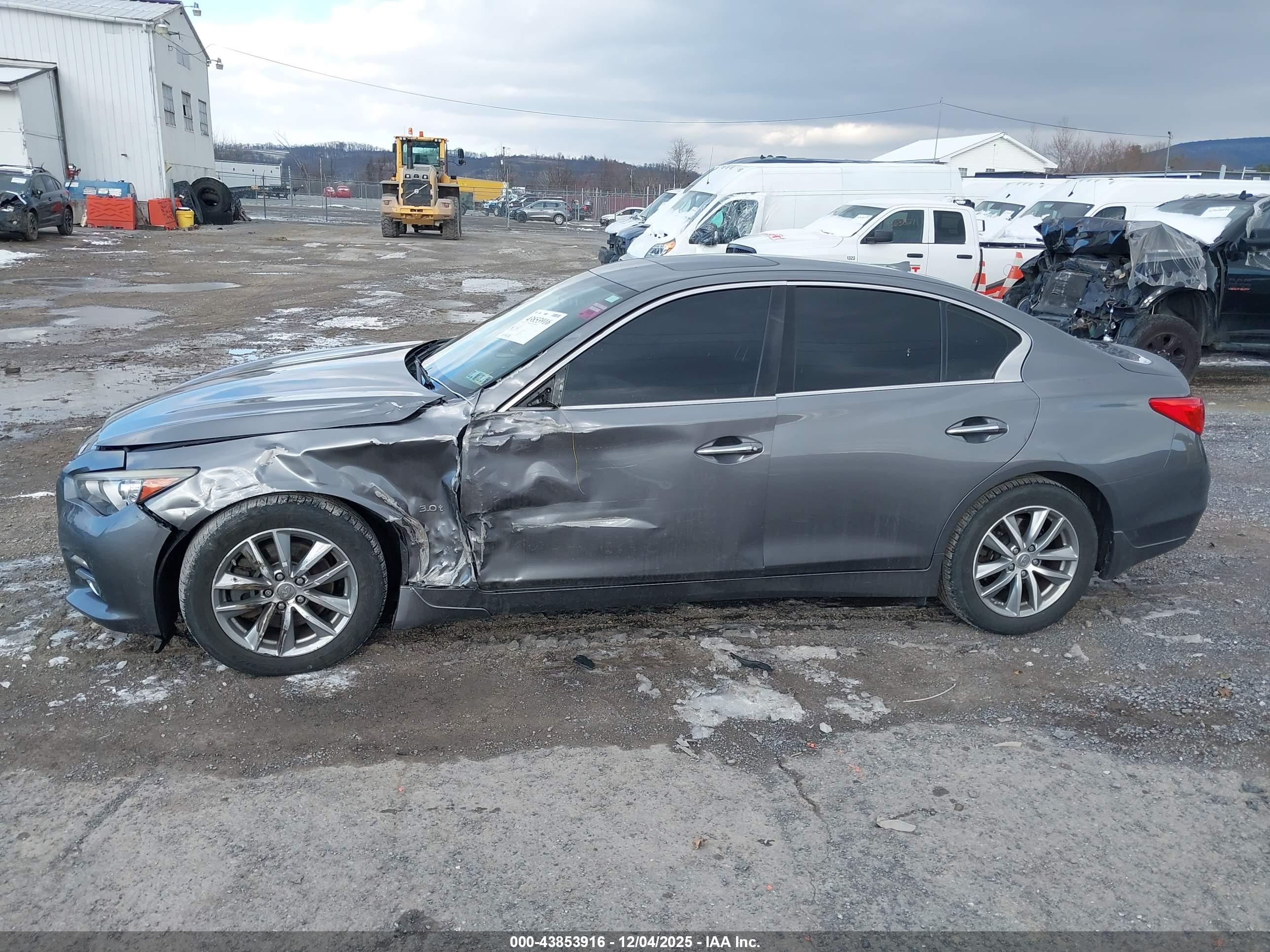 INFINITI Q50 image 6
