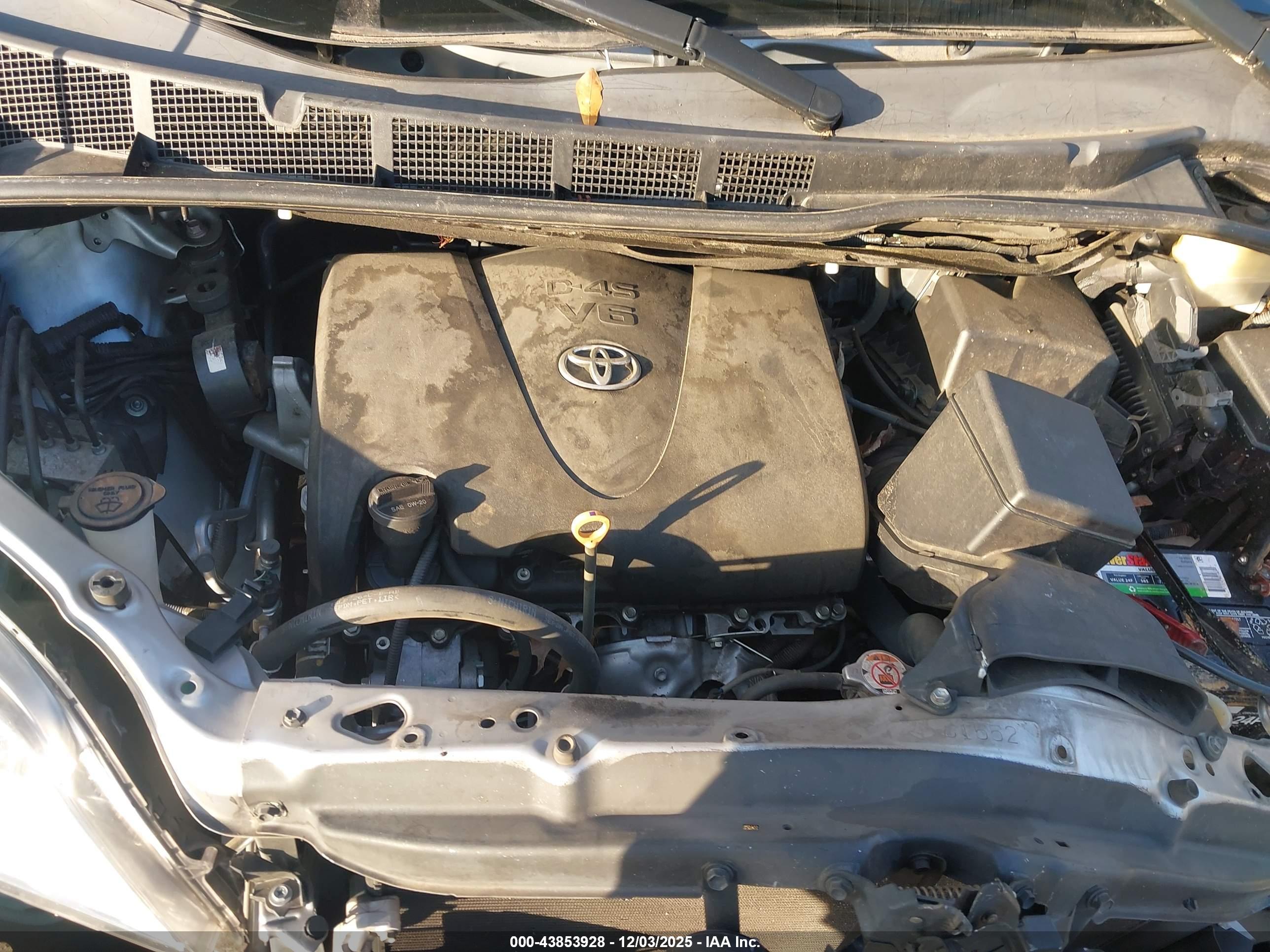 TOYOTA SIENNA image 10
