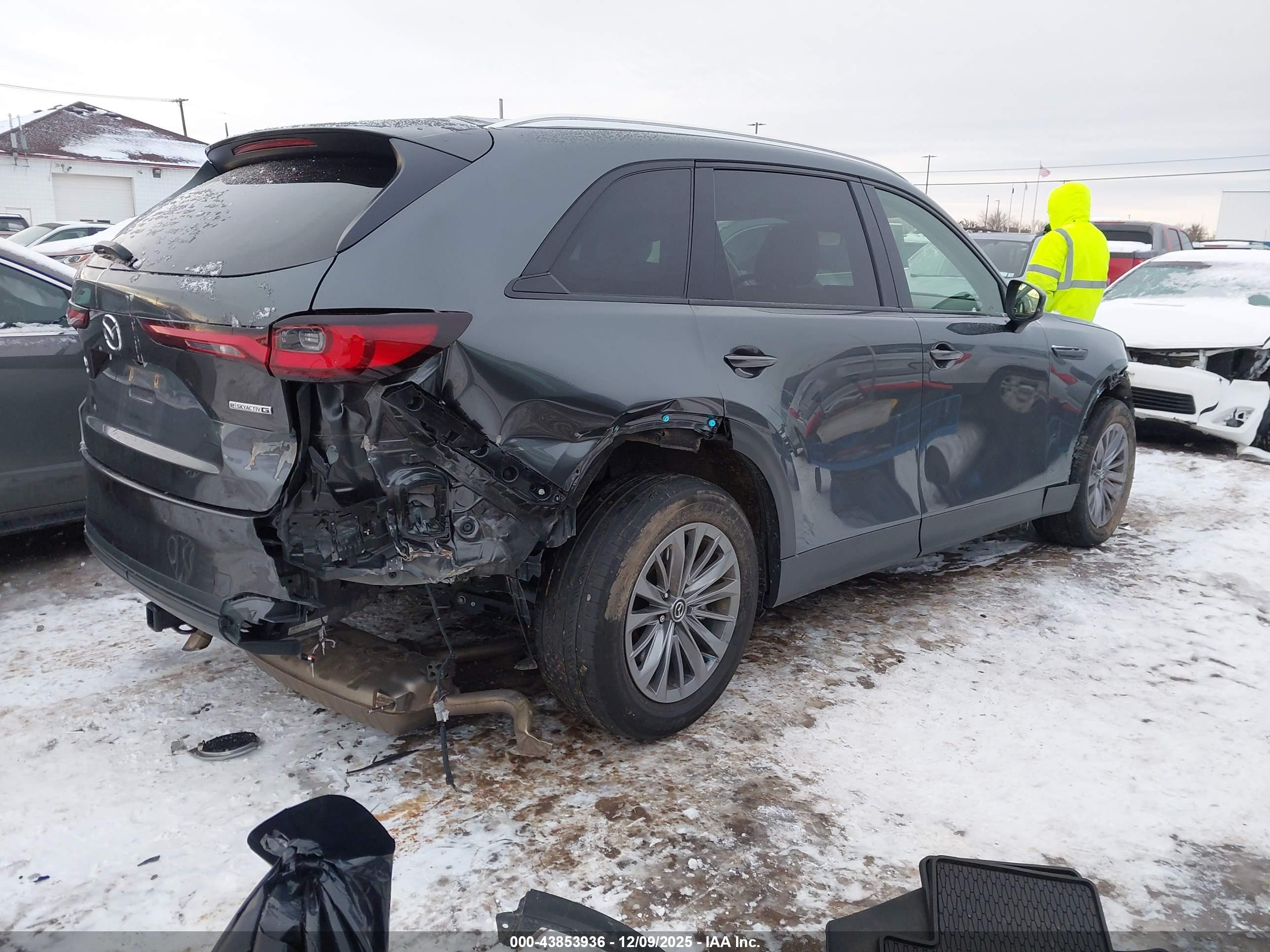 MAZDA CX-90 image 4