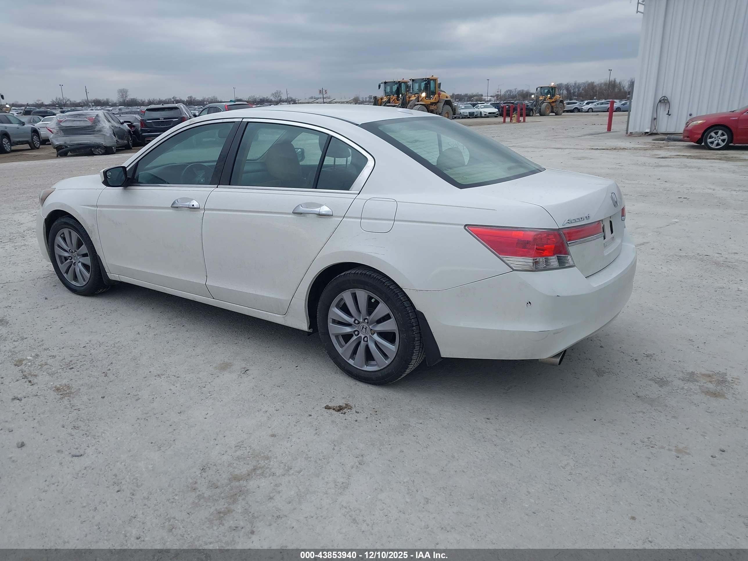 HONDA ACCORD image 3