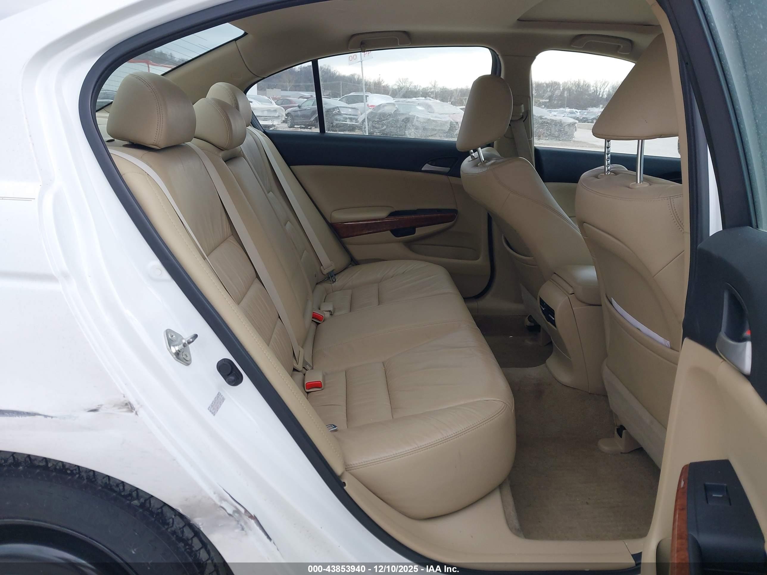 HONDA ACCORD image 8