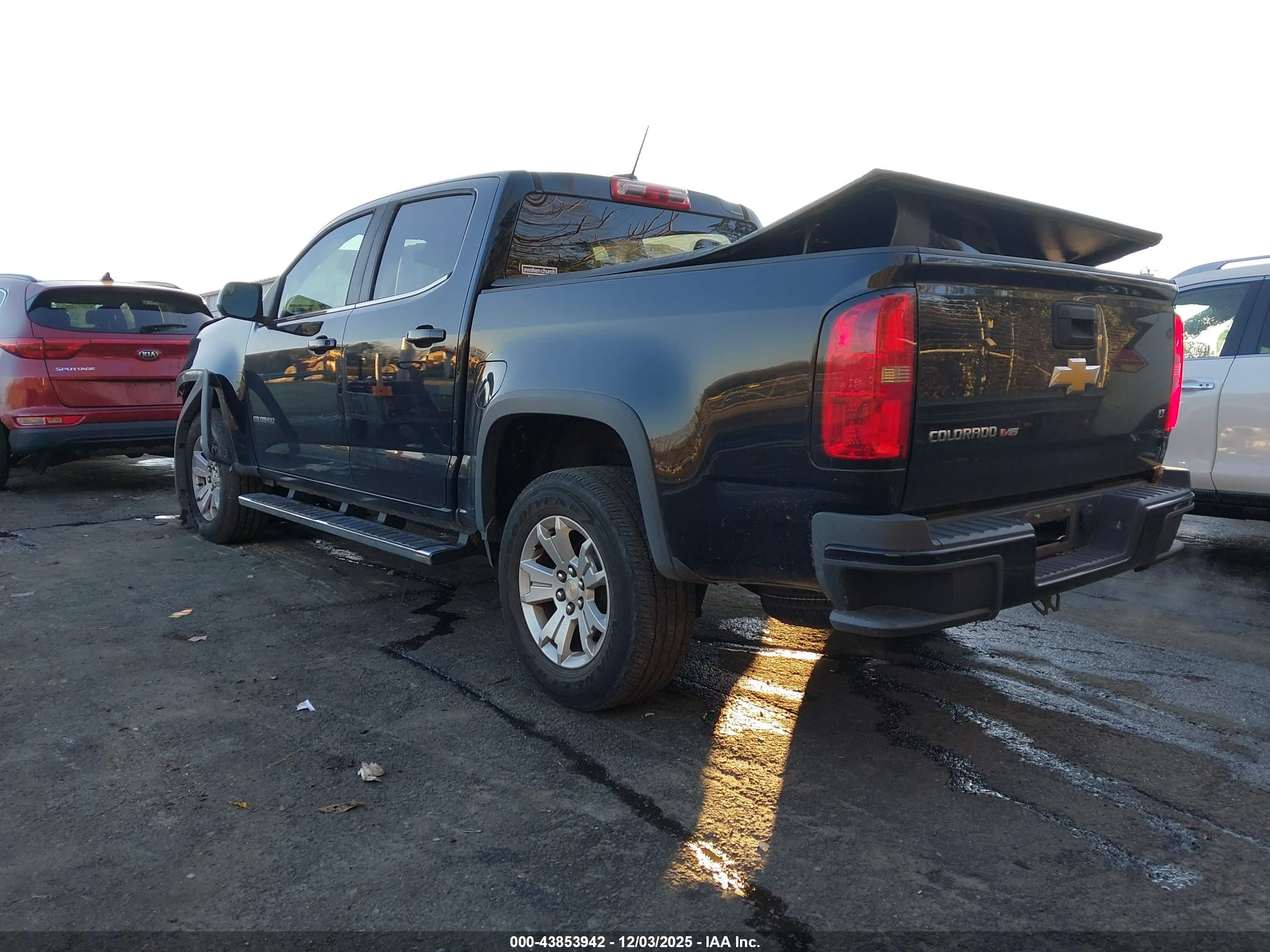 CHEVROLET COLORADO image 3