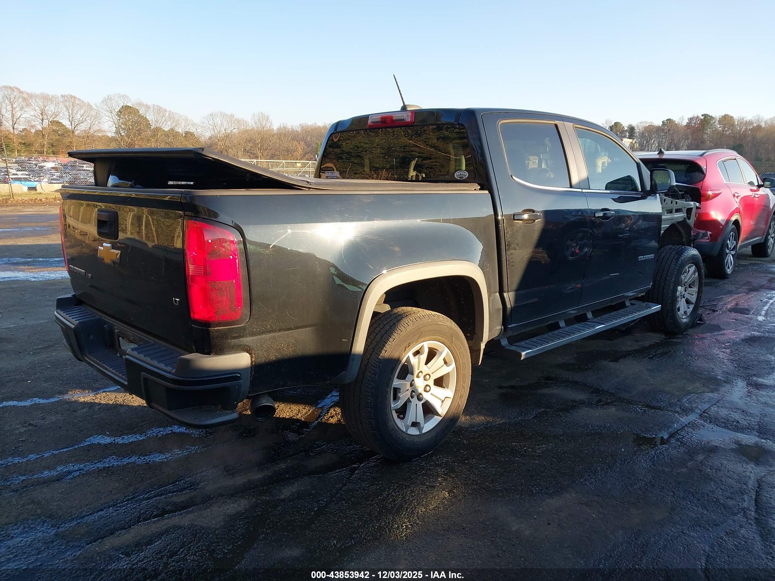 CHEVROLET COLORADO image 4