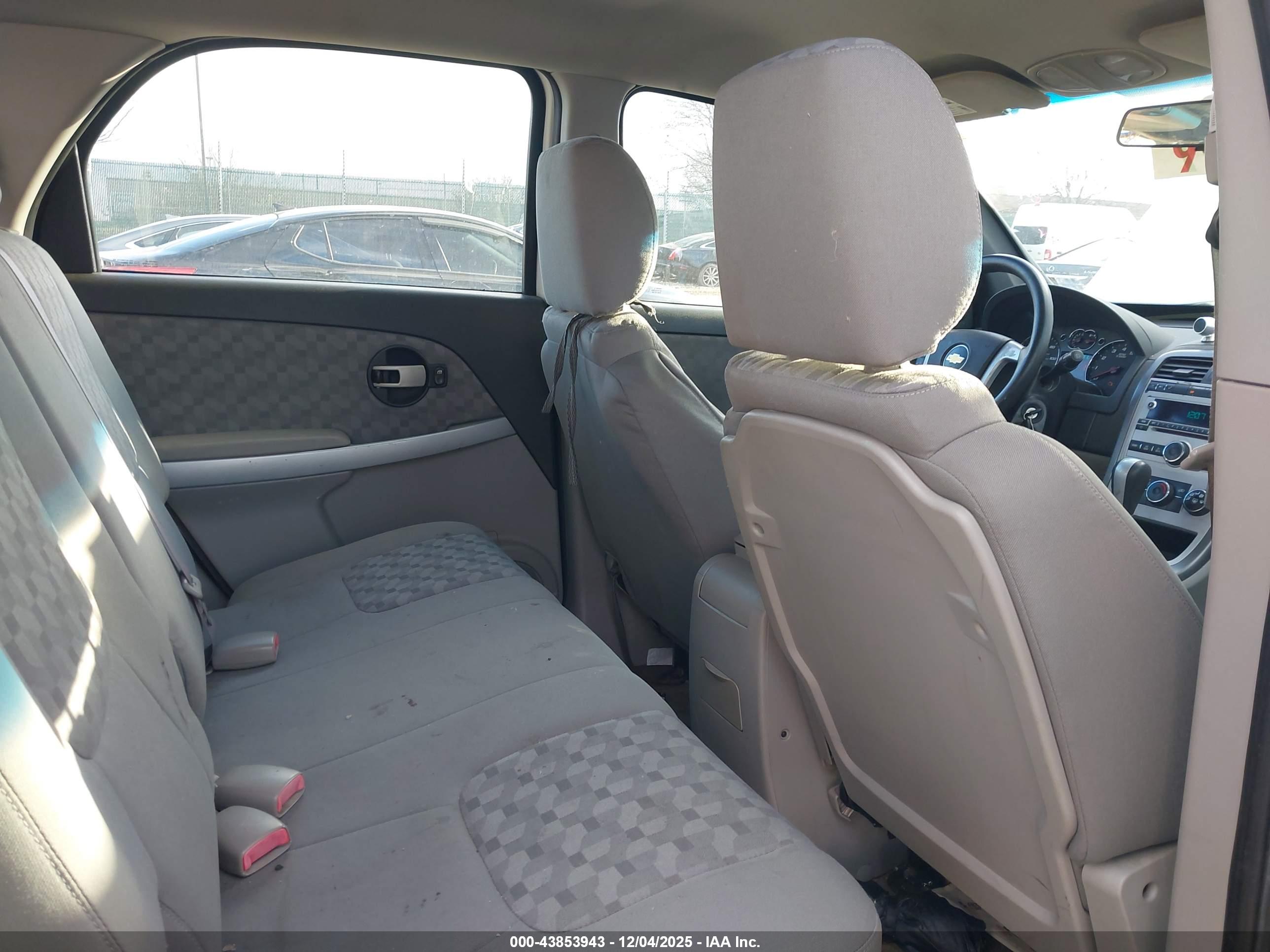 CHEVROLET EQUINOX image 8