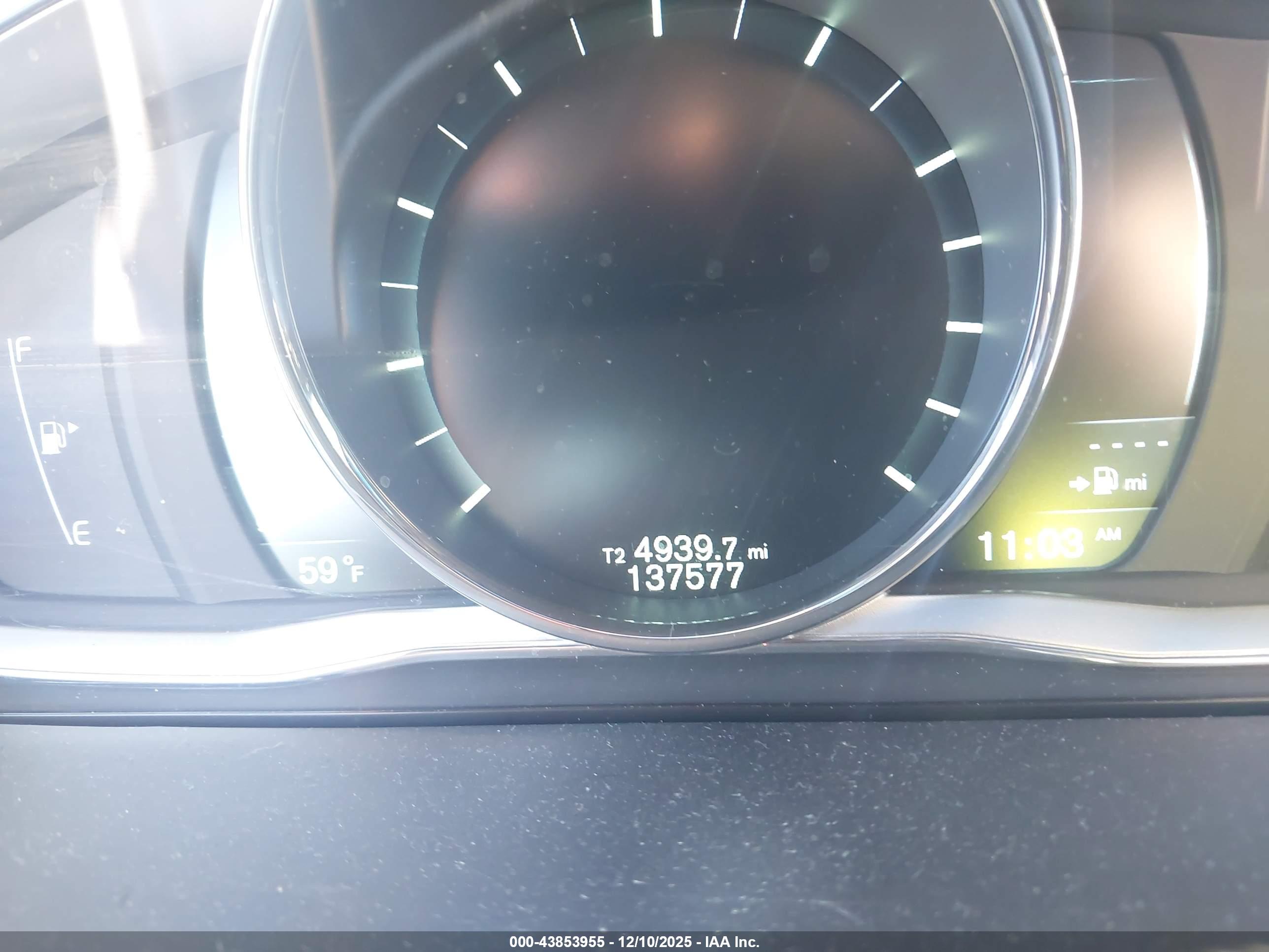 VOLVO S60 image 7