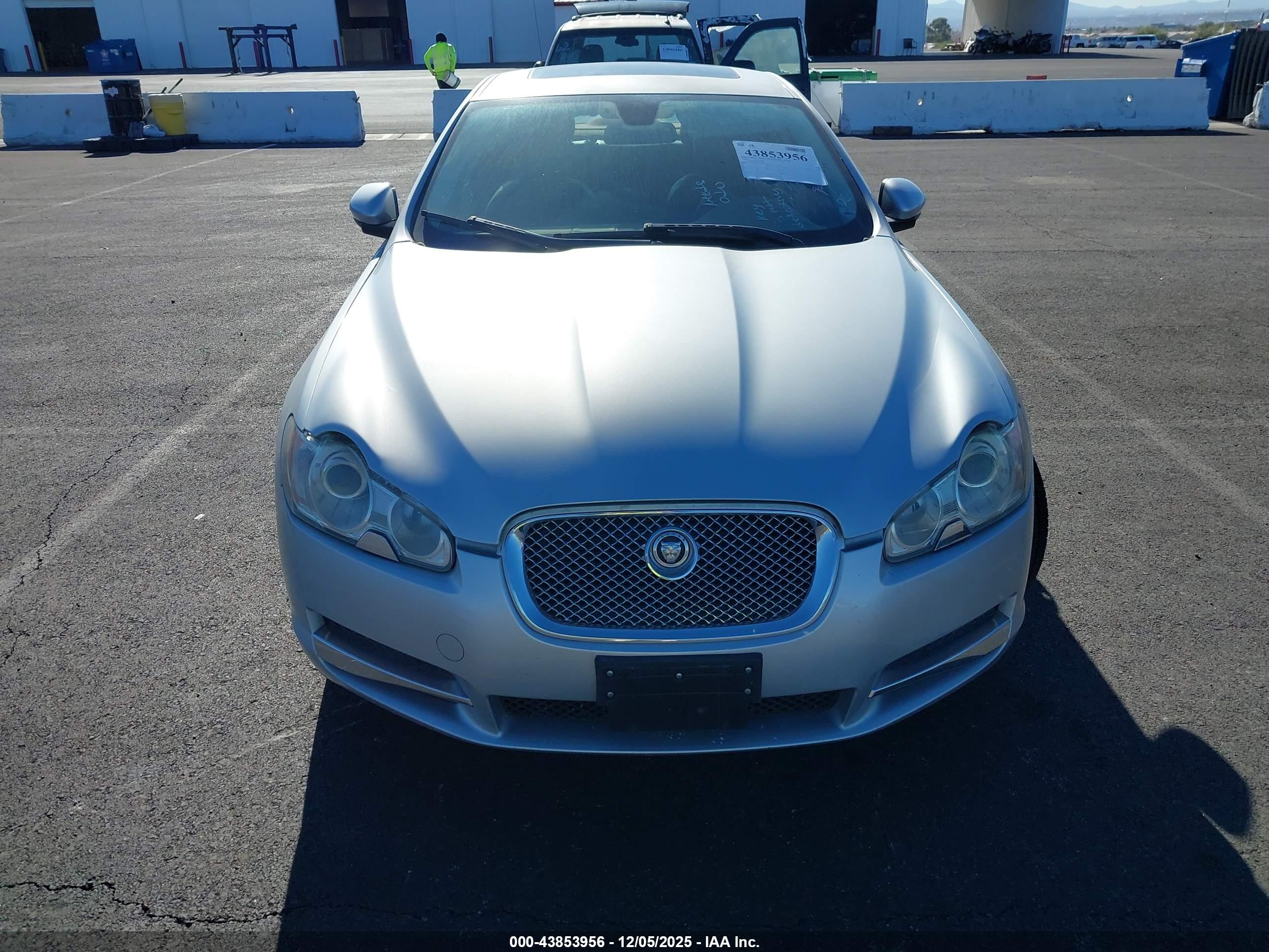 JAGUAR XF image 6