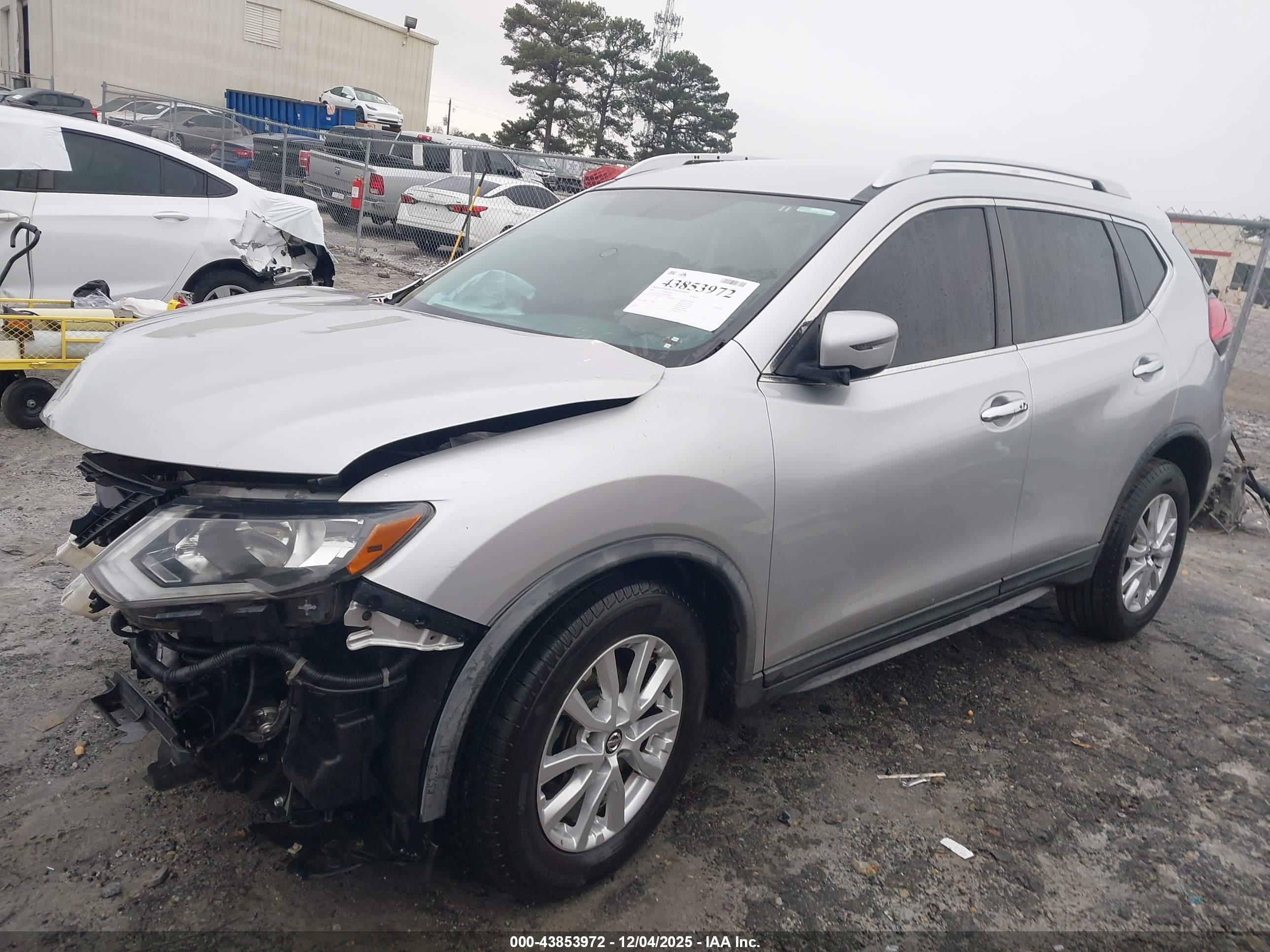 NISSAN ROGUE image 2