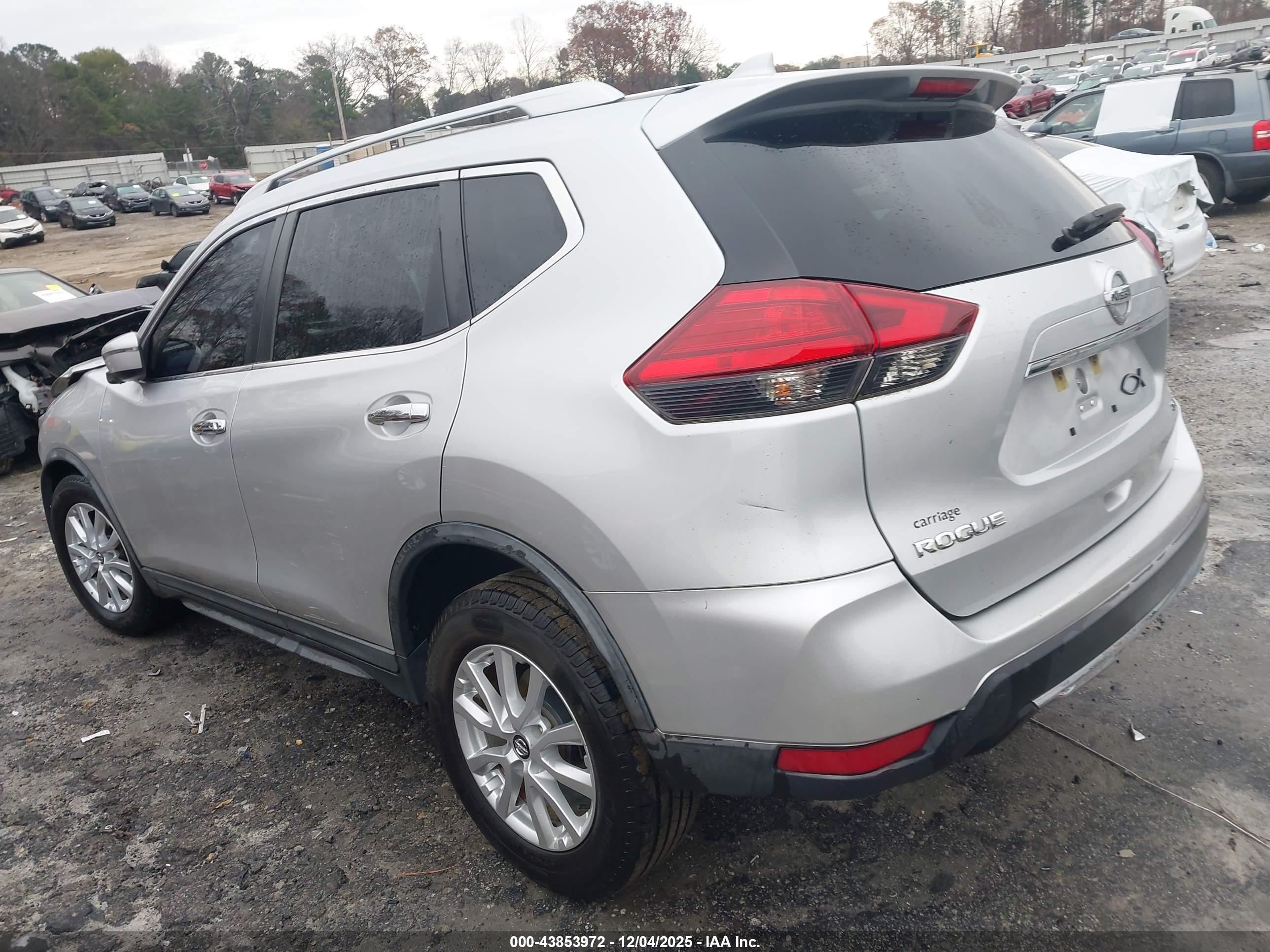 NISSAN ROGUE image 3