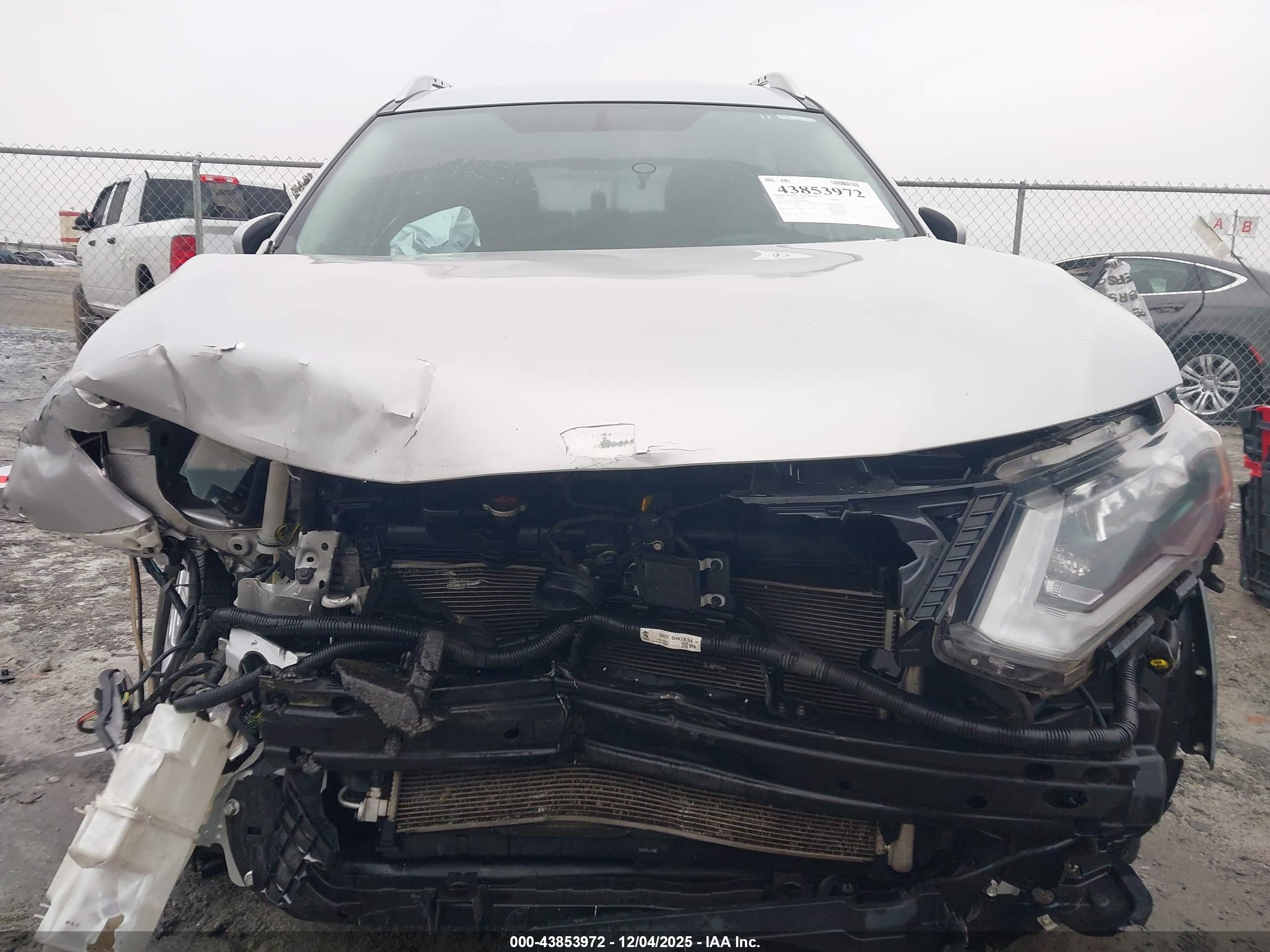 NISSAN ROGUE image 6