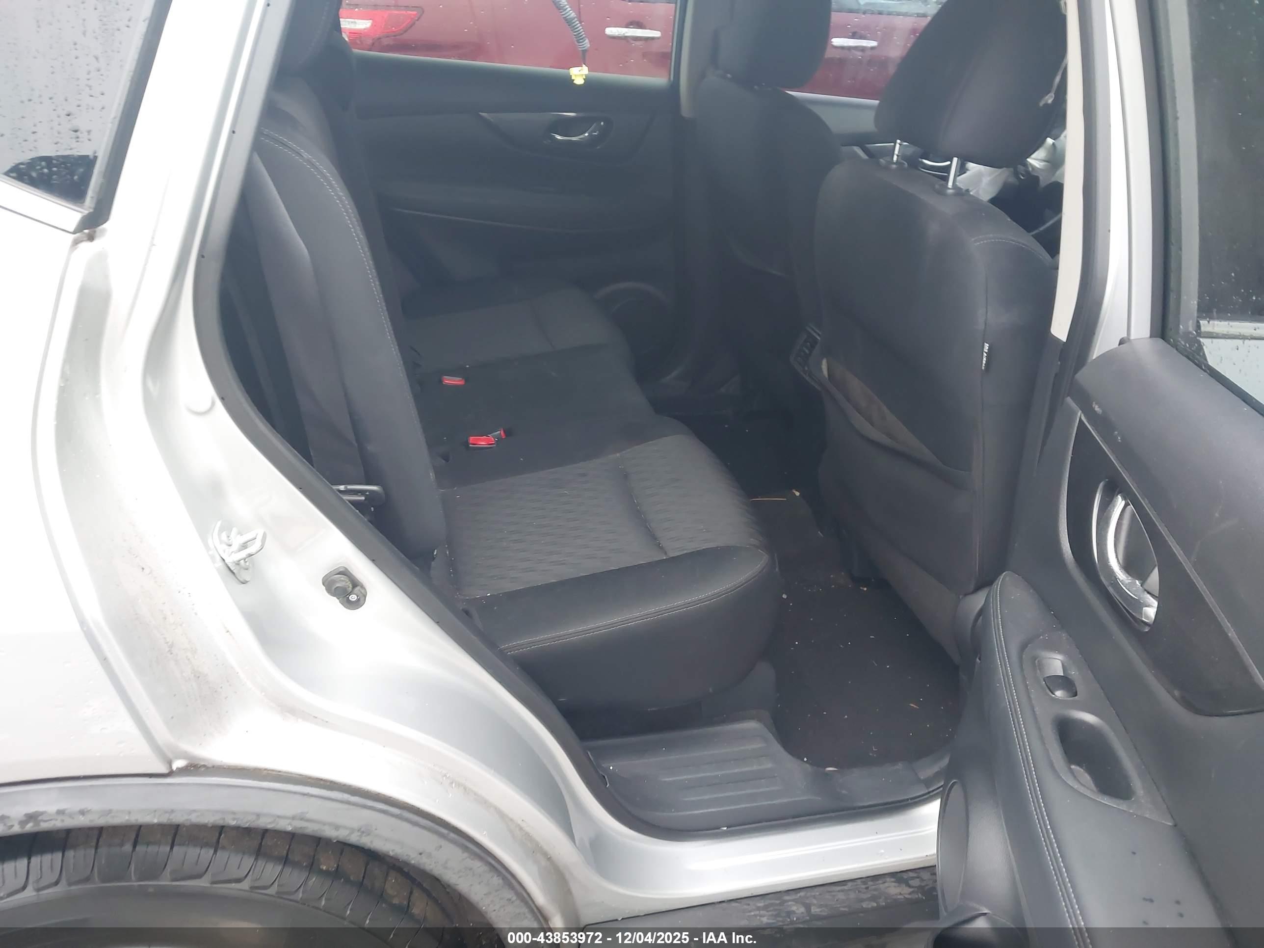 NISSAN ROGUE image 8