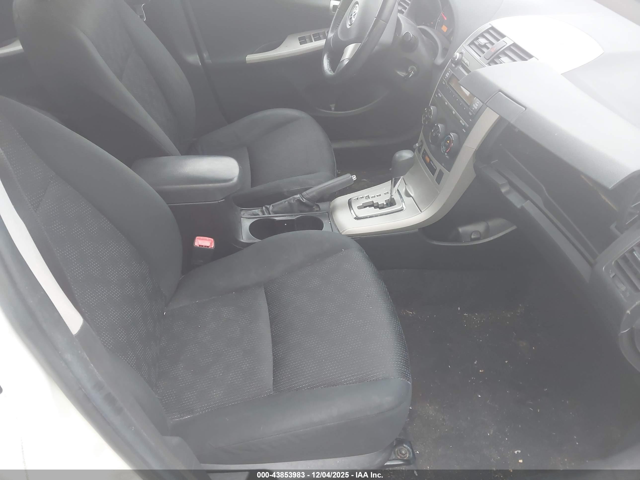 TOYOTA COROLLA image 5