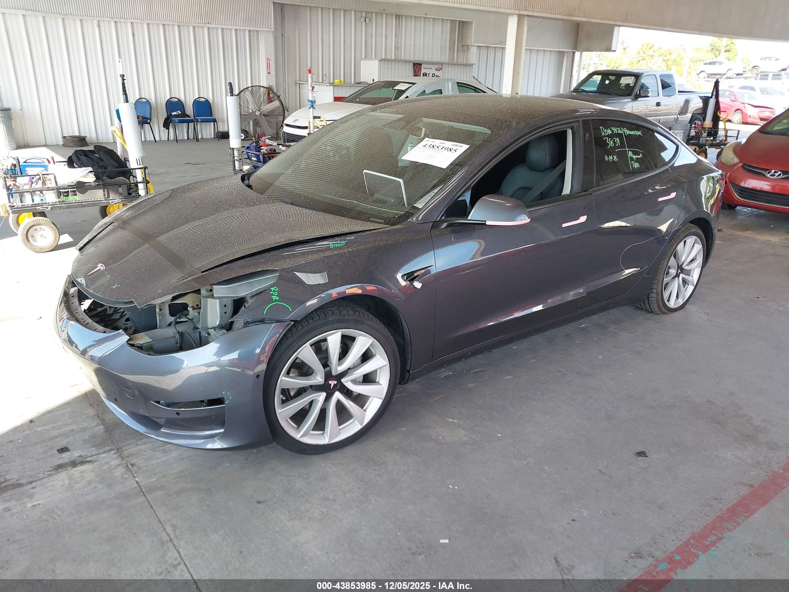 TESLA MODEL image 2