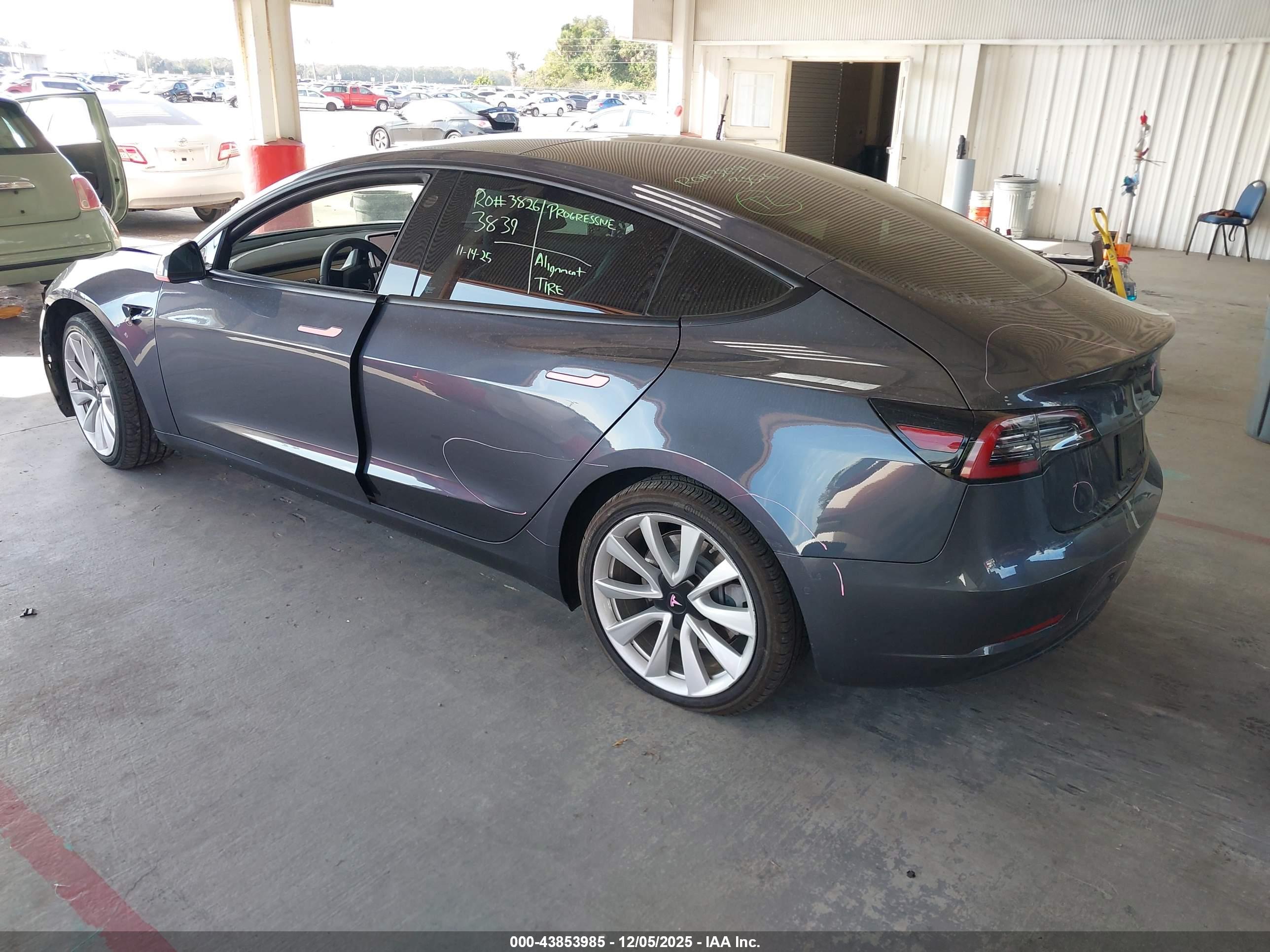 TESLA MODEL image 3