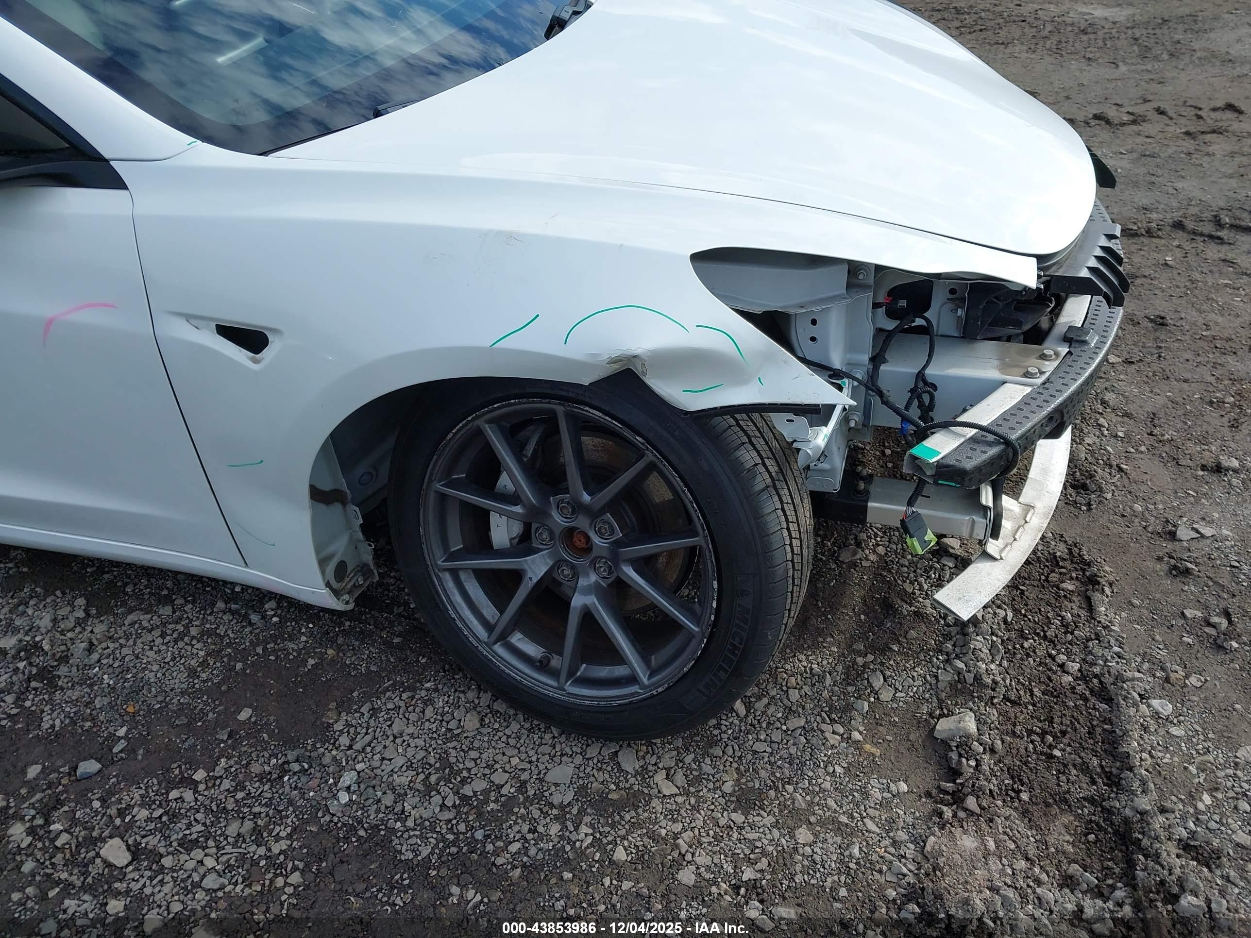 TESLA MODEL image 6