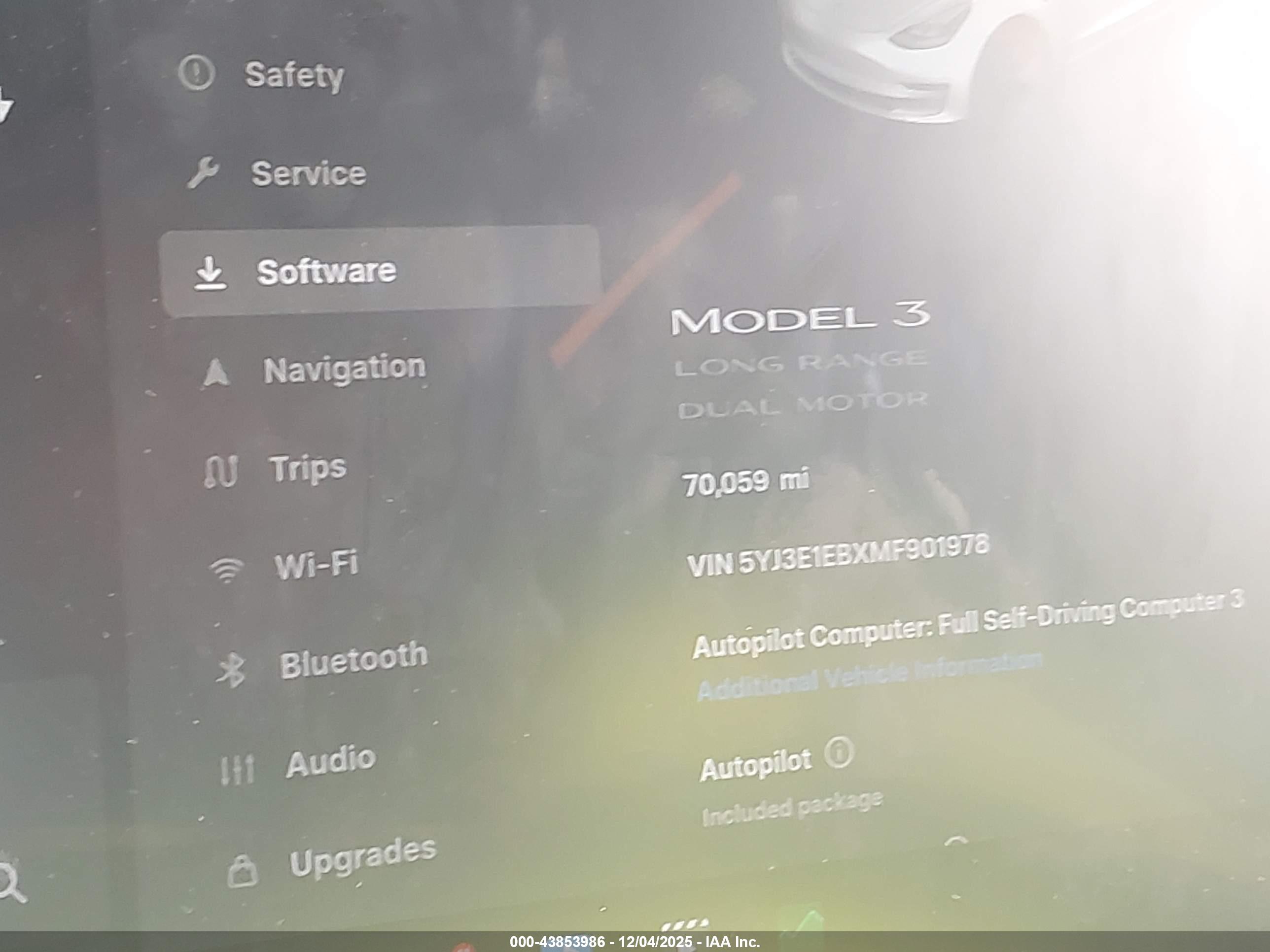 TESLA MODEL image 9