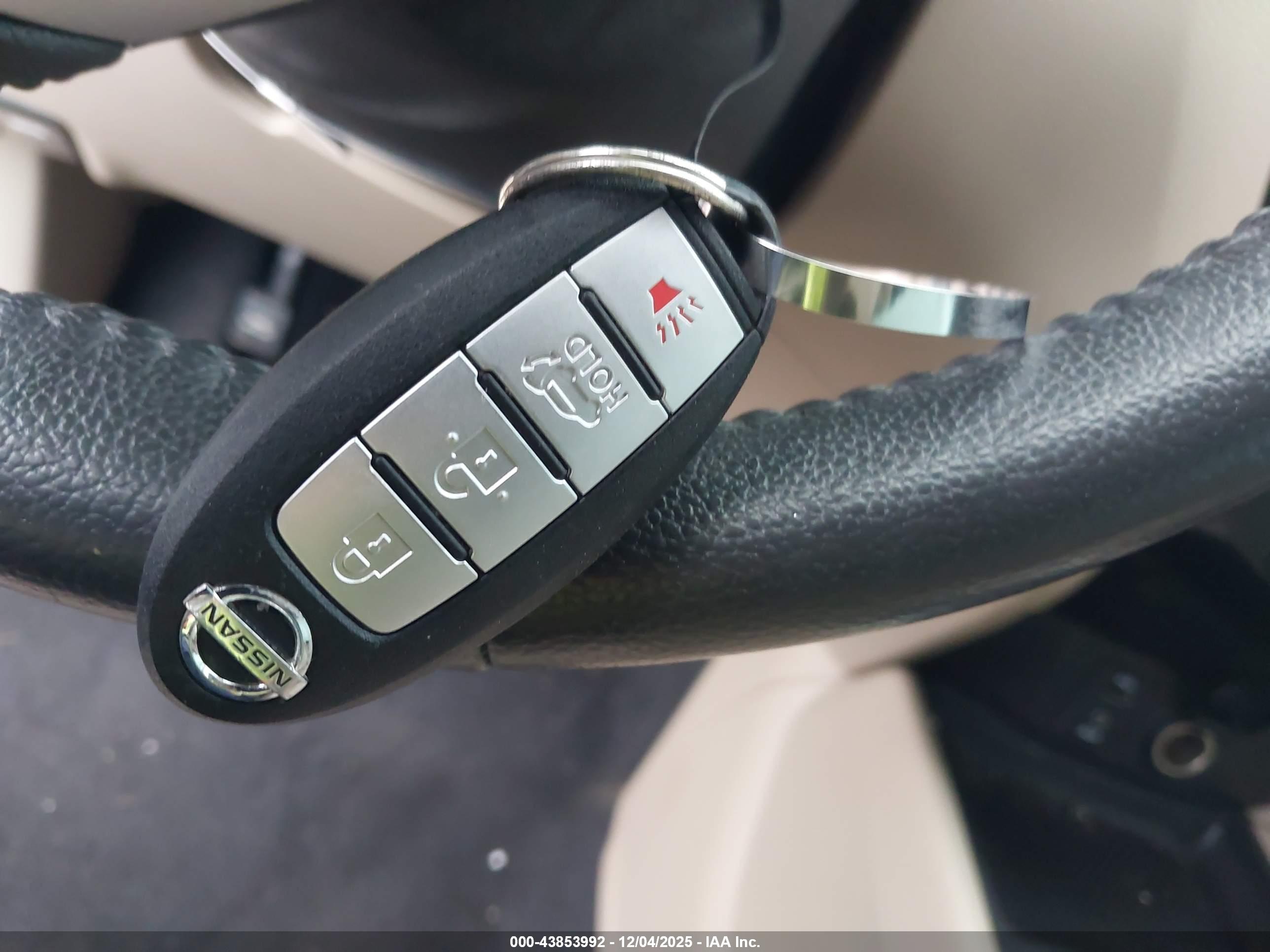 NISSAN ROGUE image 11