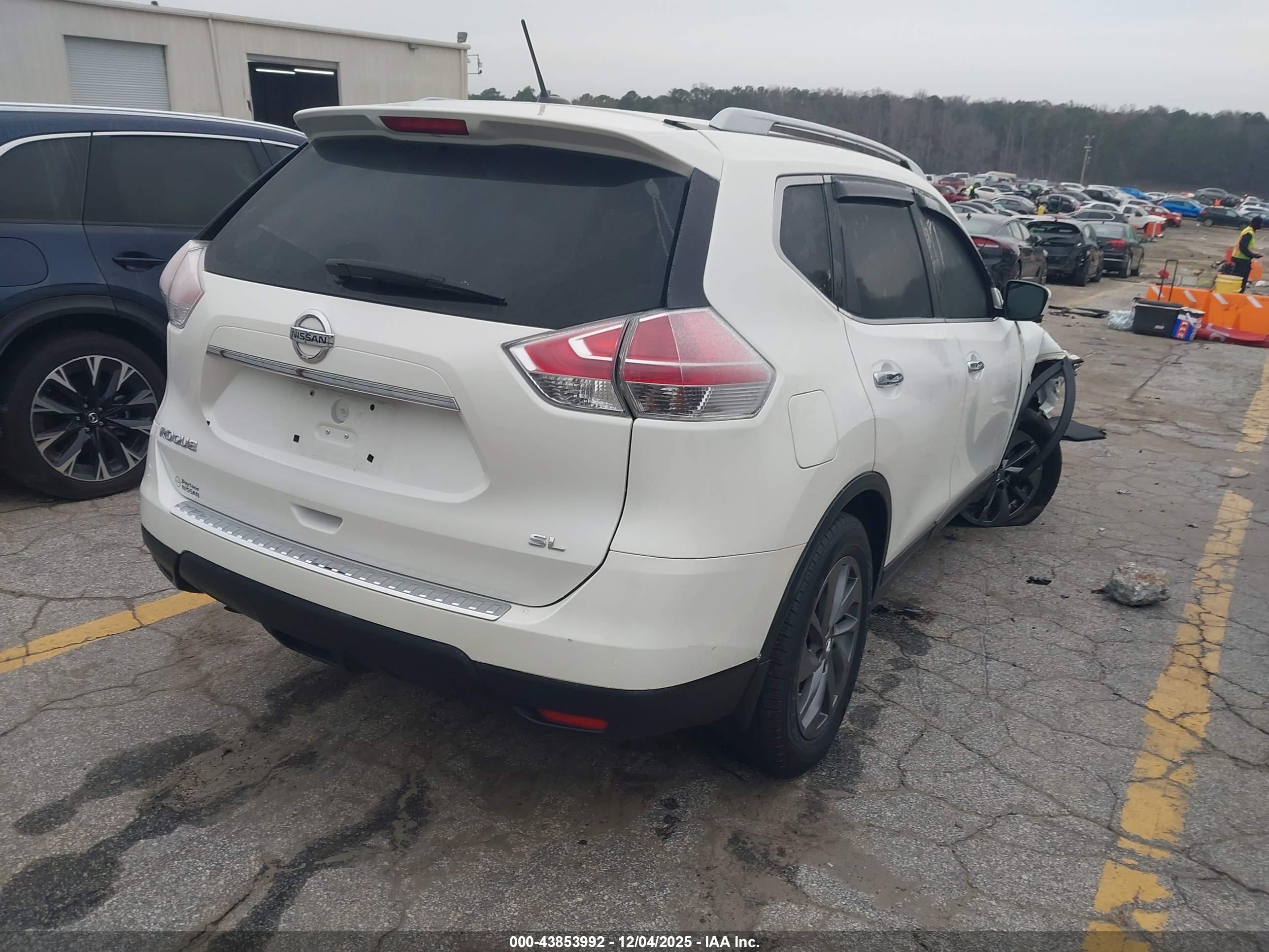 NISSAN ROGUE image 4
