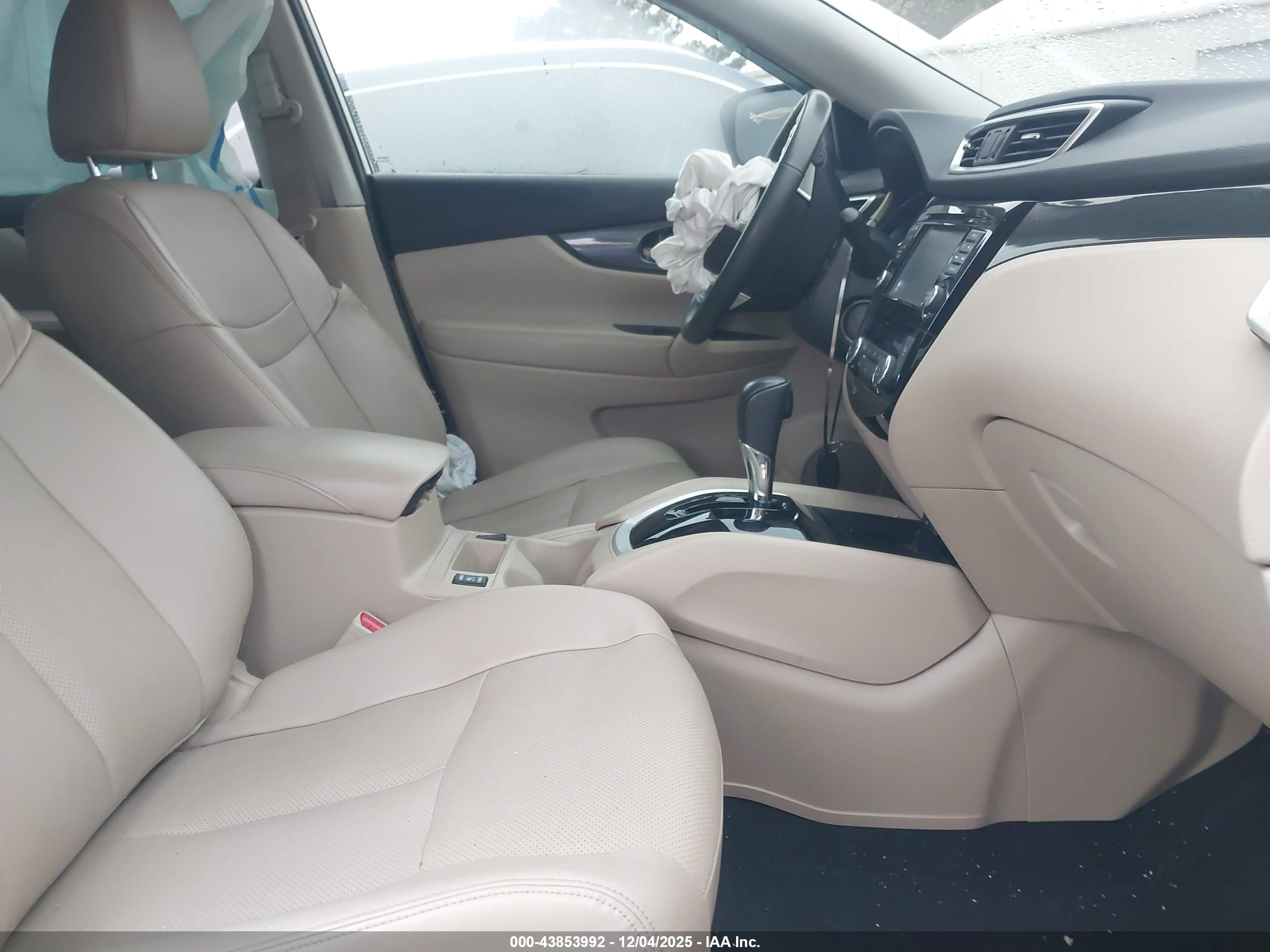 NISSAN ROGUE image 5