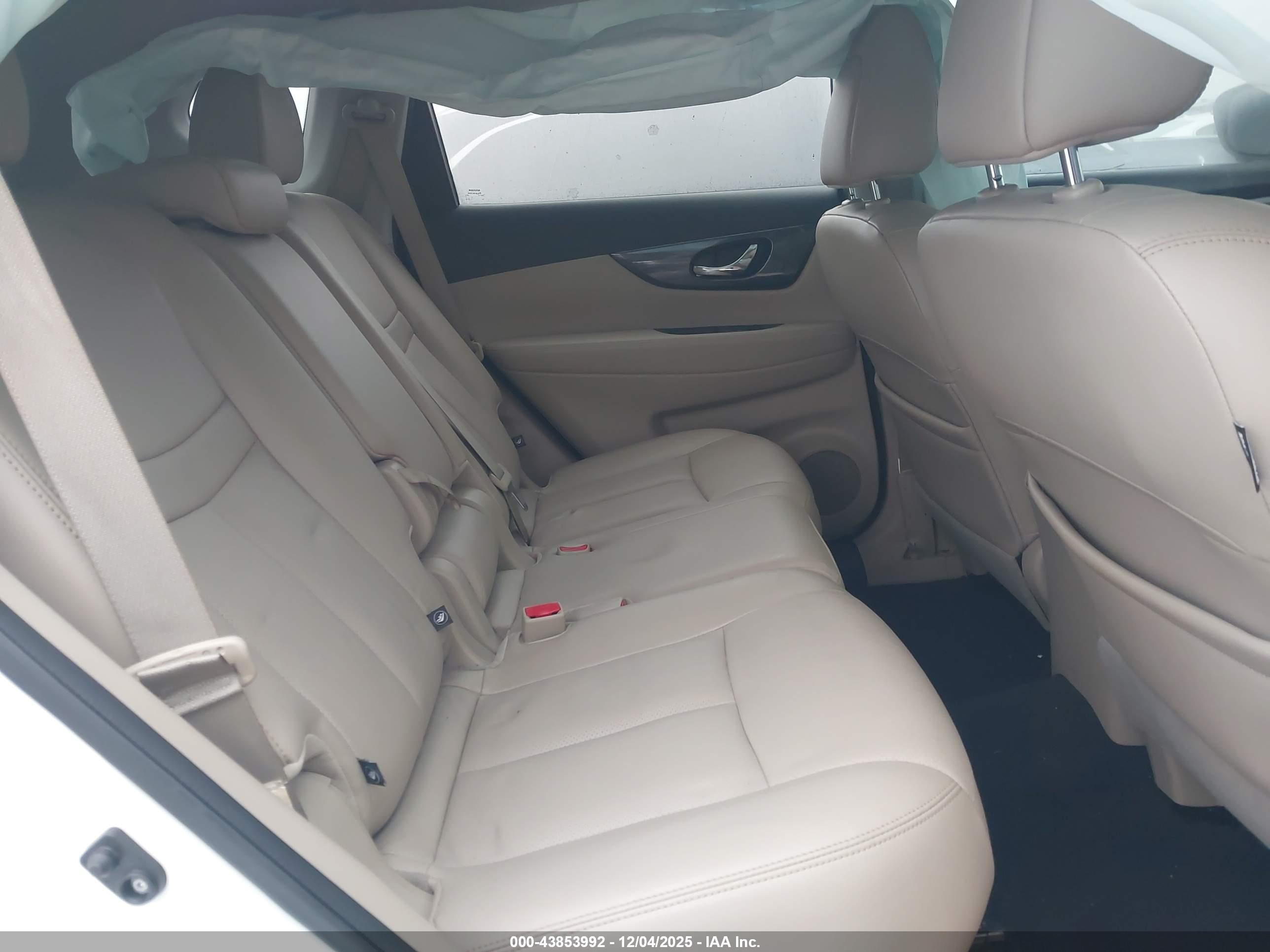 NISSAN ROGUE image 8
