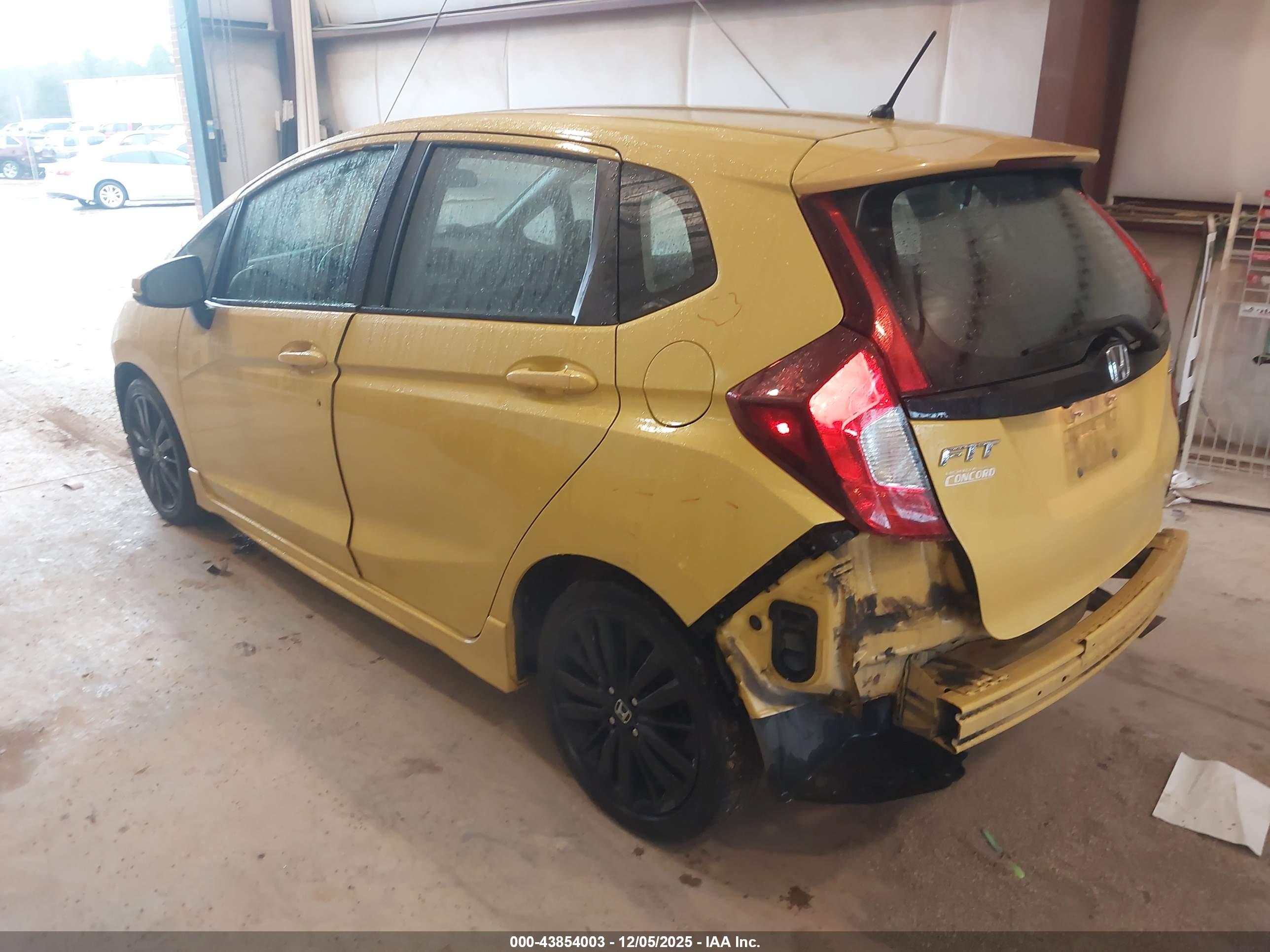 HONDA FIT image 3