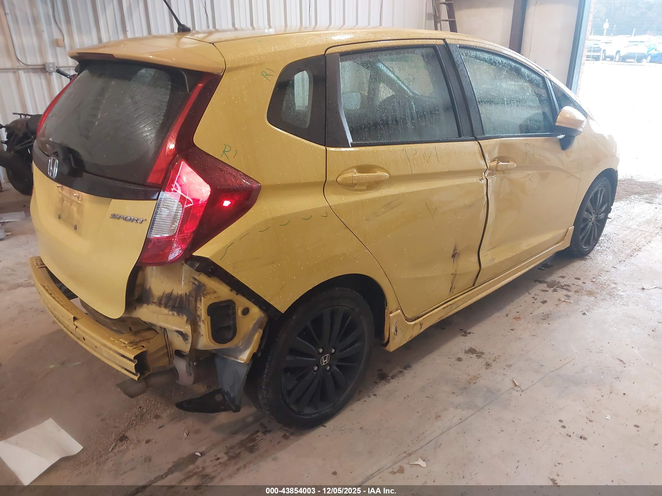 HONDA FIT image 4