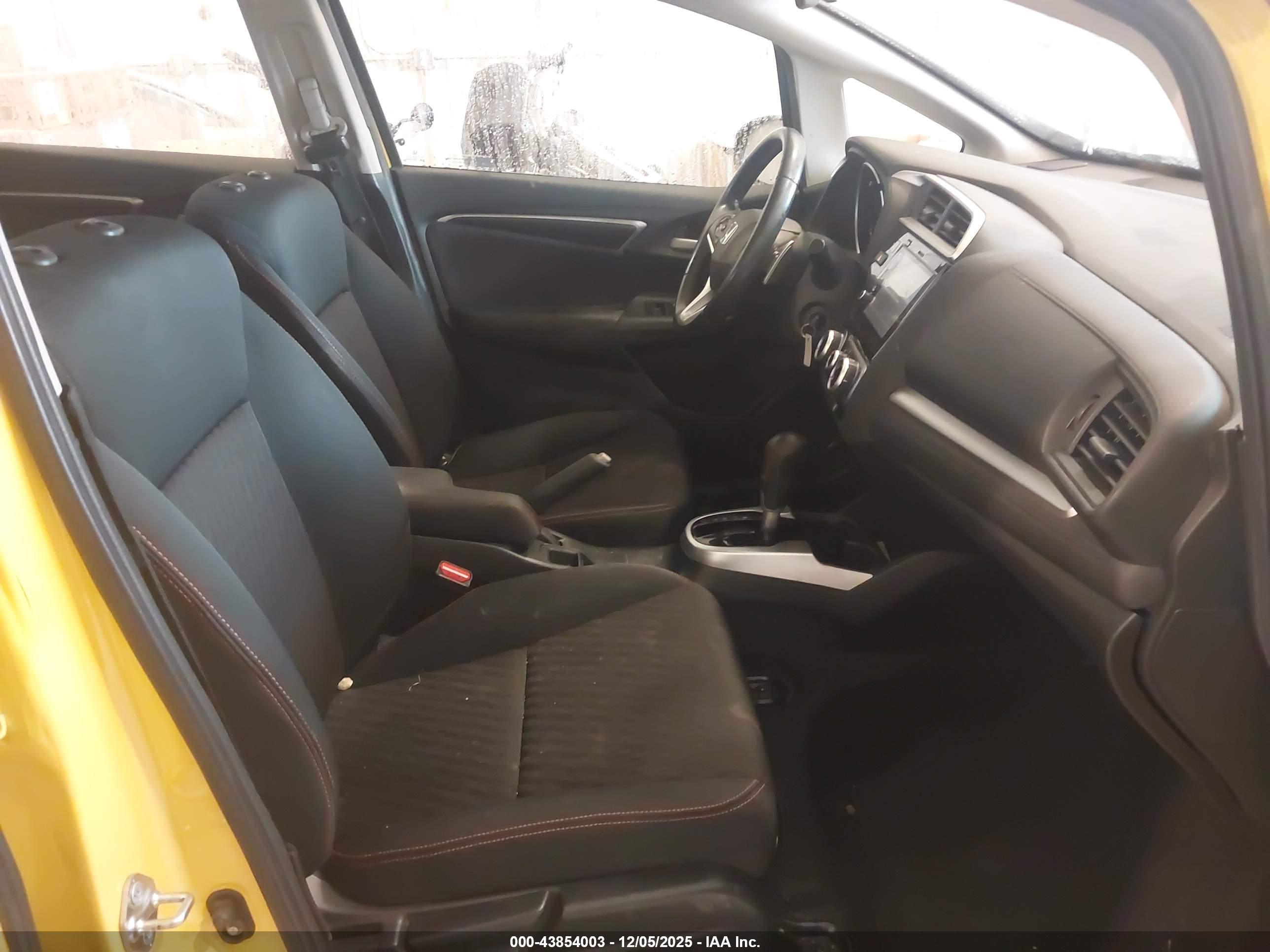 HONDA FIT image 5