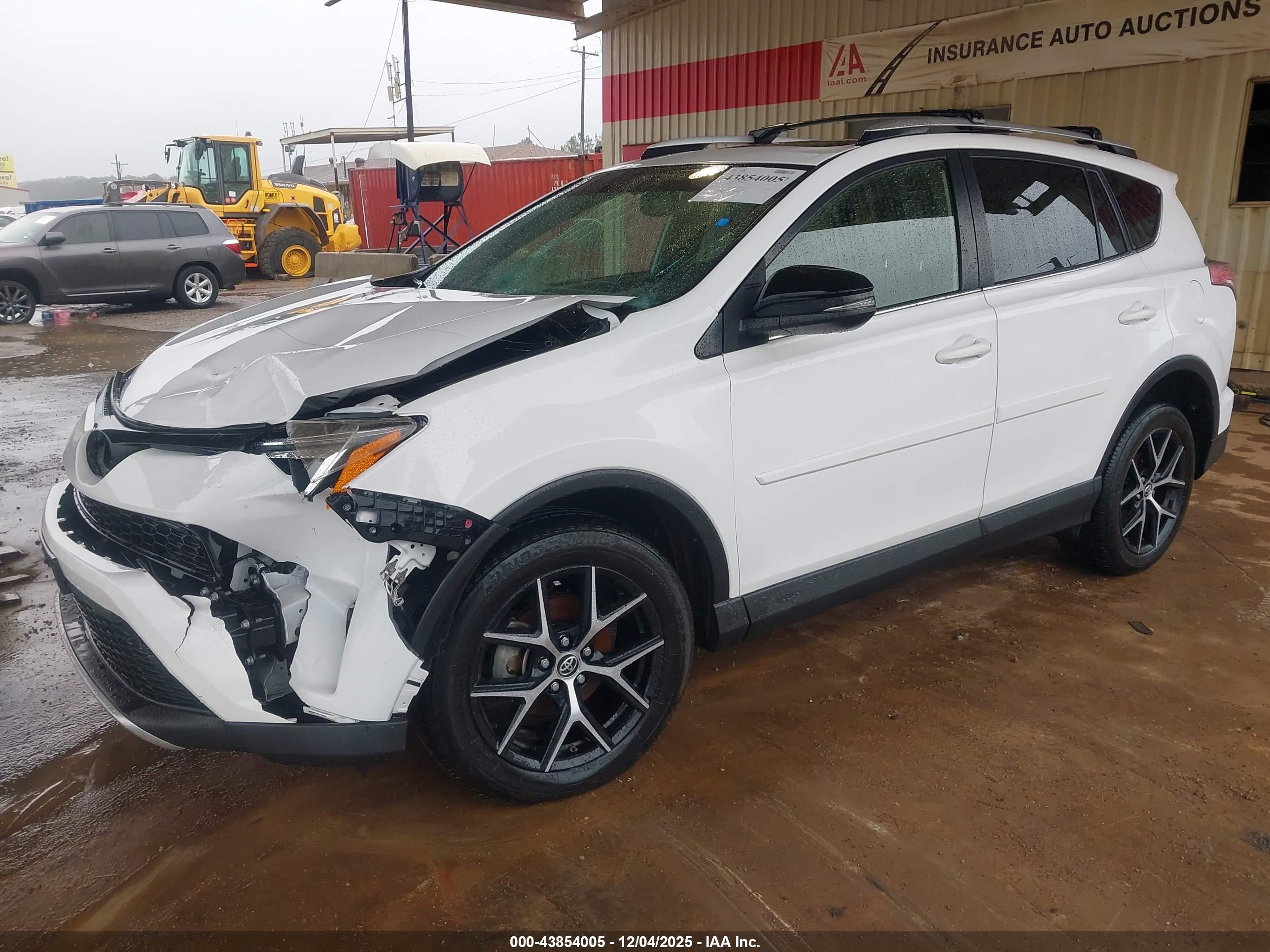 TOYOTA RAV4 image 2