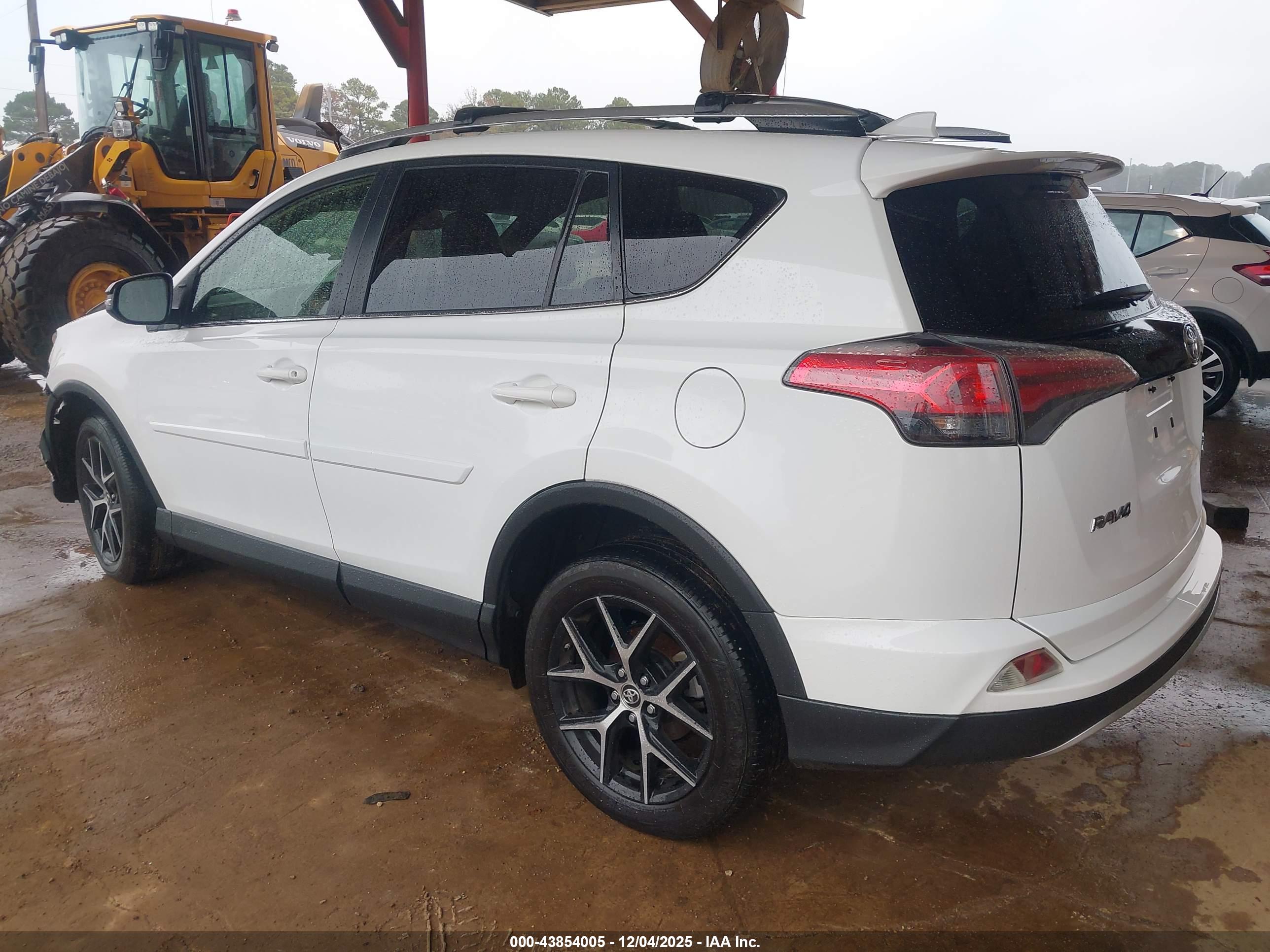 TOYOTA RAV4 image 3