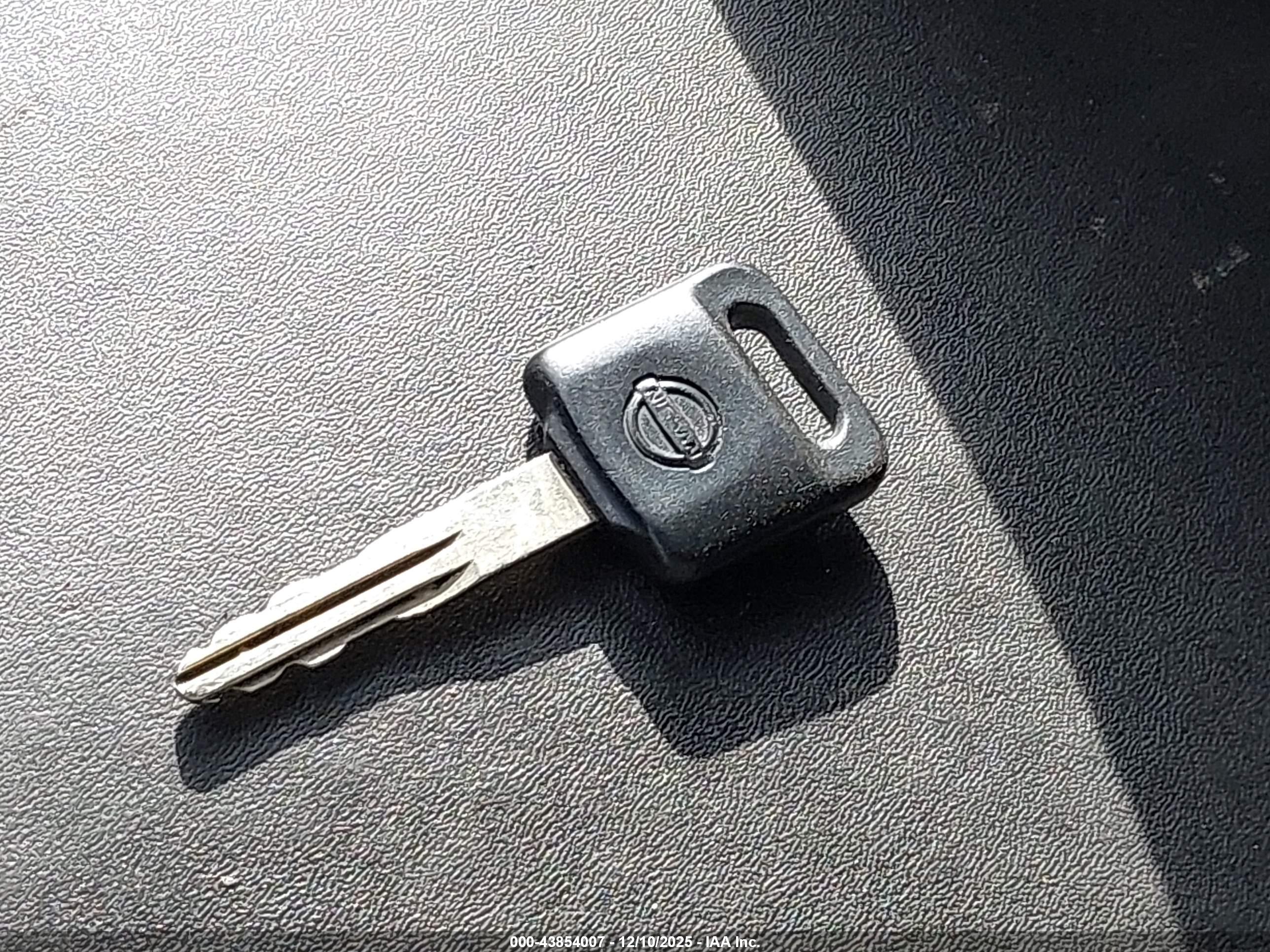 NISSAN FRONTIER image 11