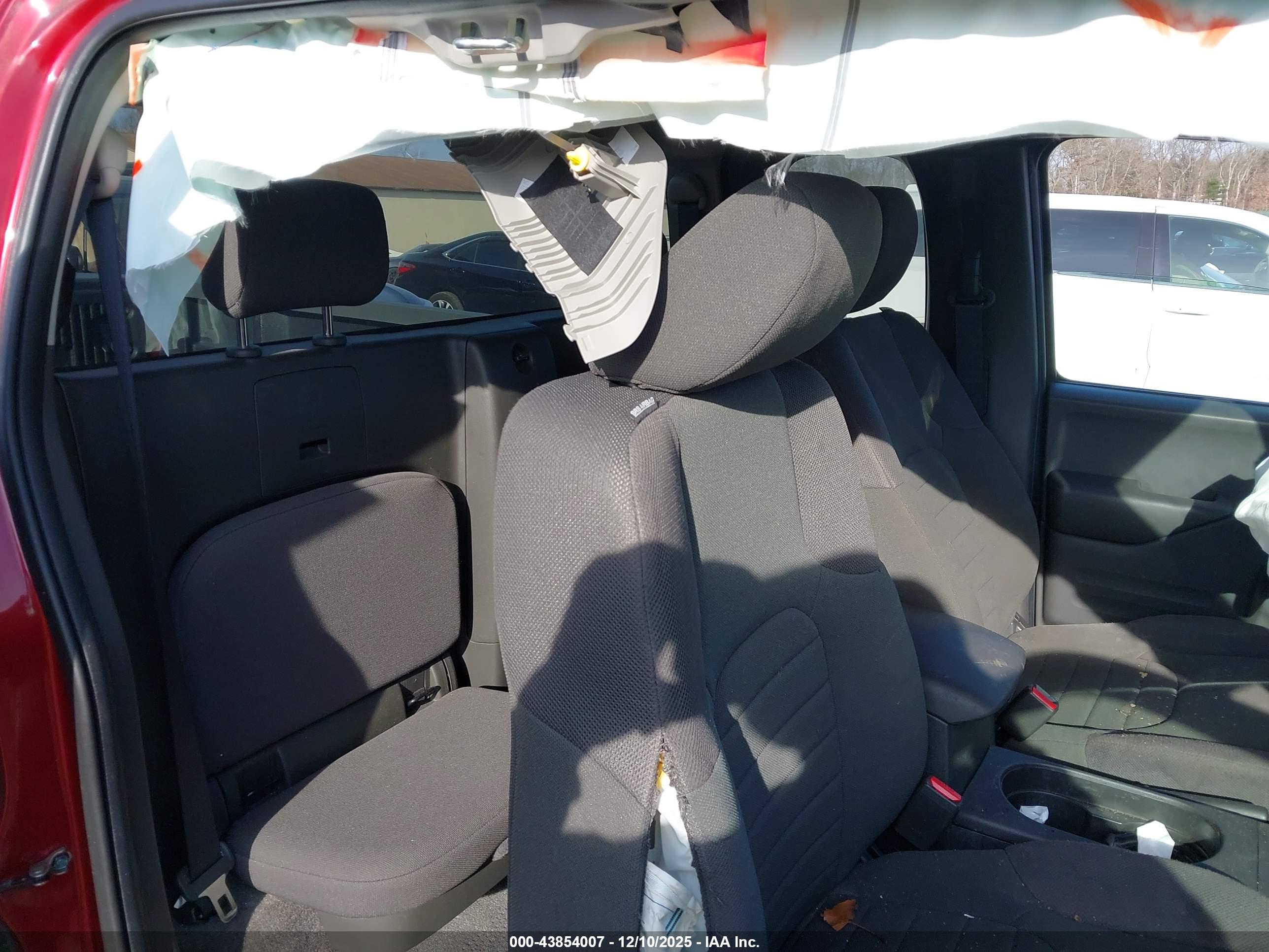 NISSAN FRONTIER image 8