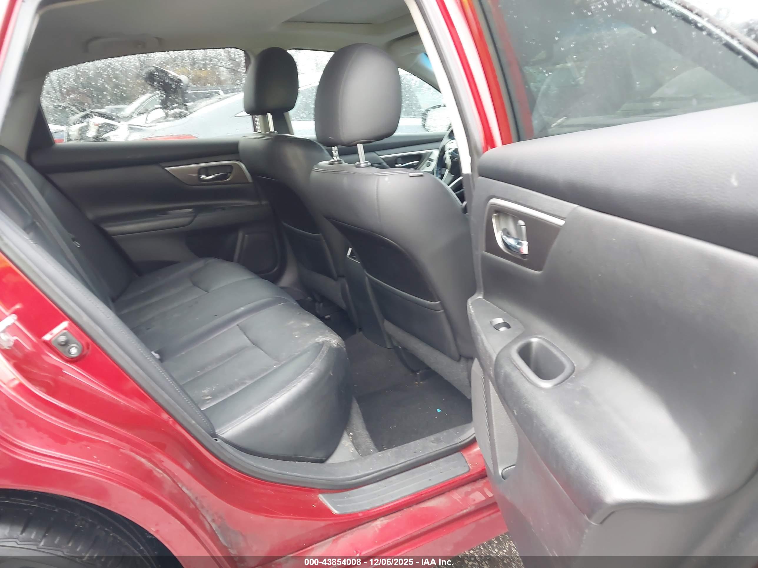 NISSAN ALTIMA image 8