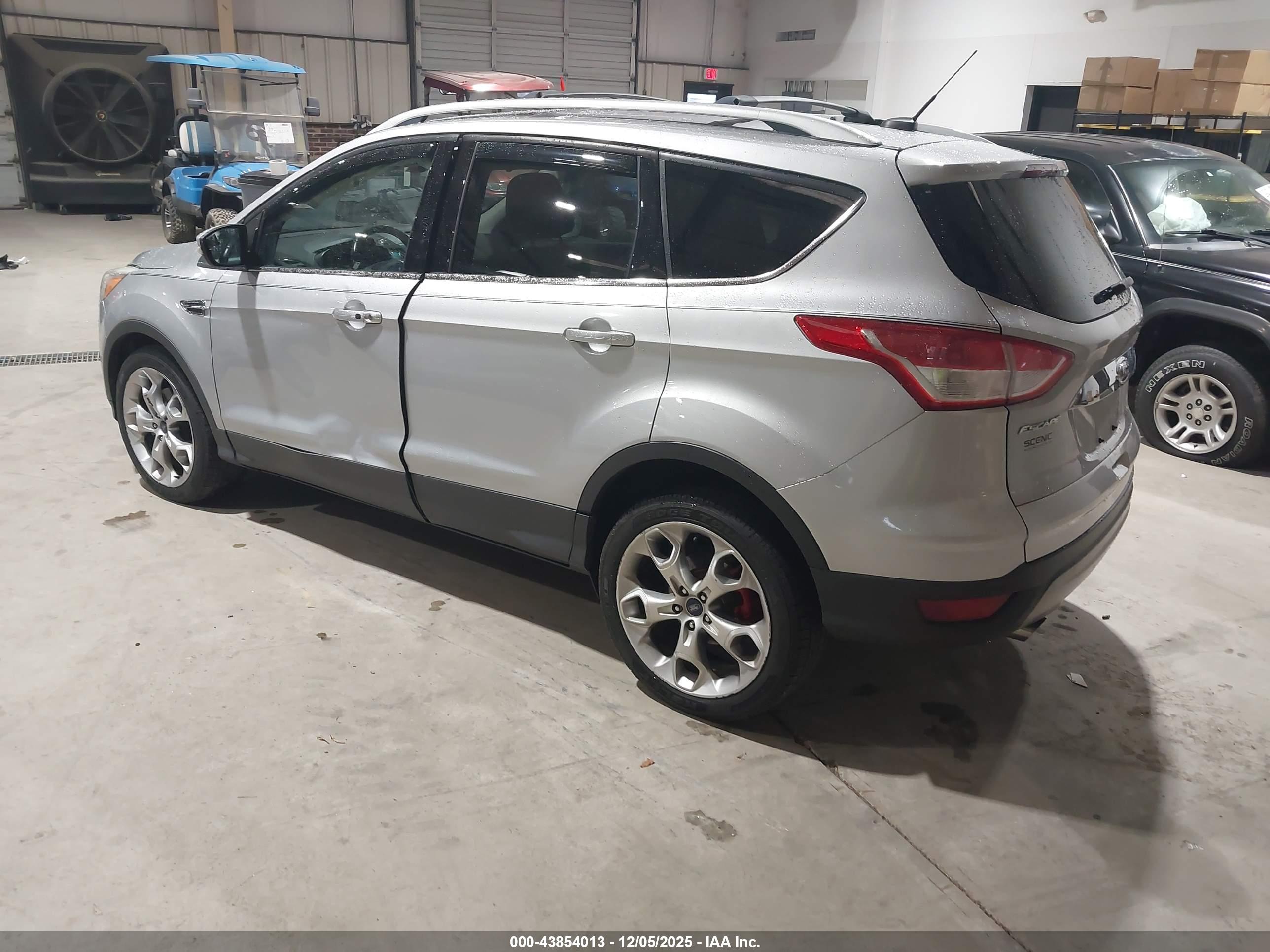 FORD ESCAPE image 3