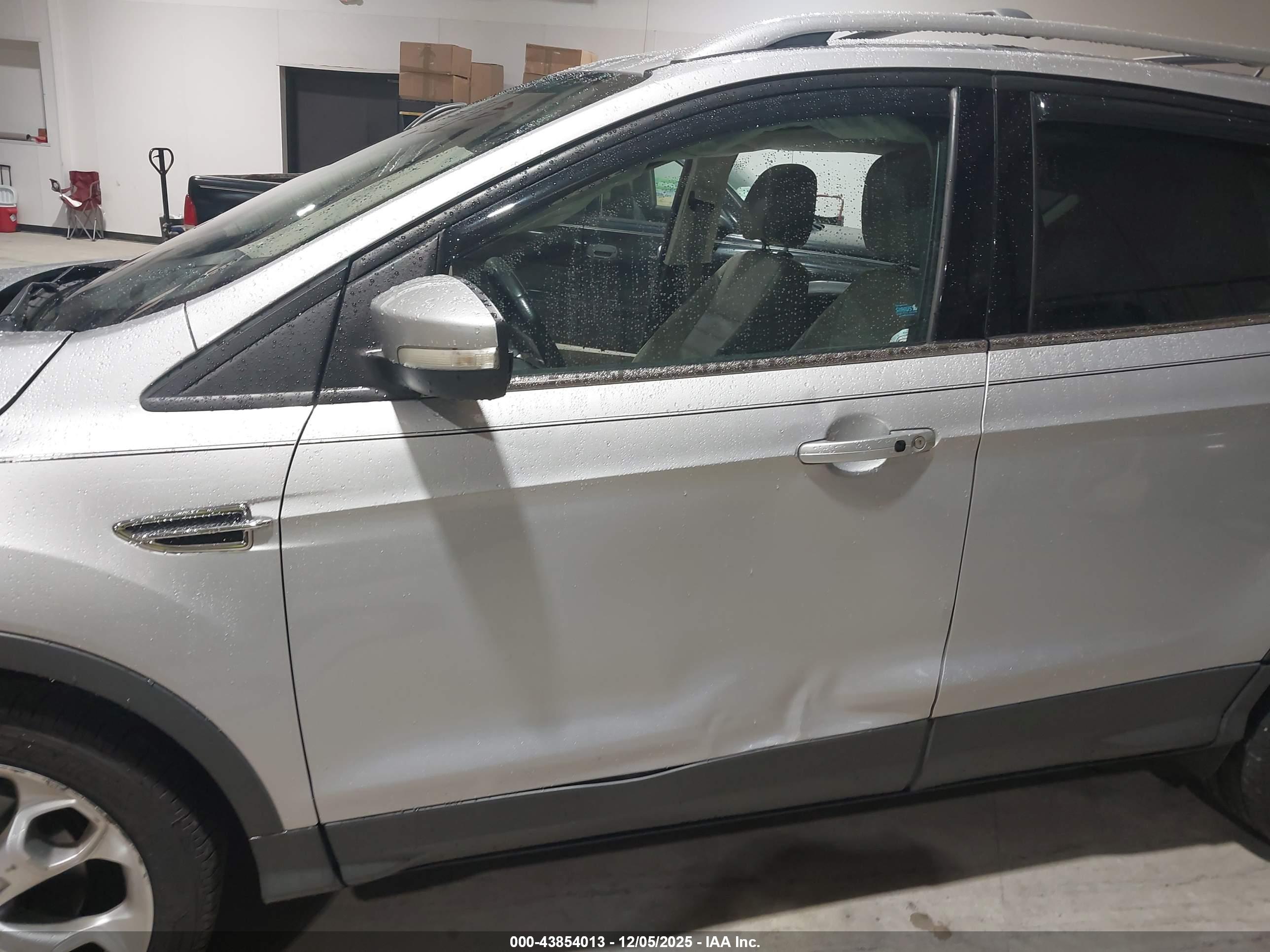 FORD ESCAPE image 6