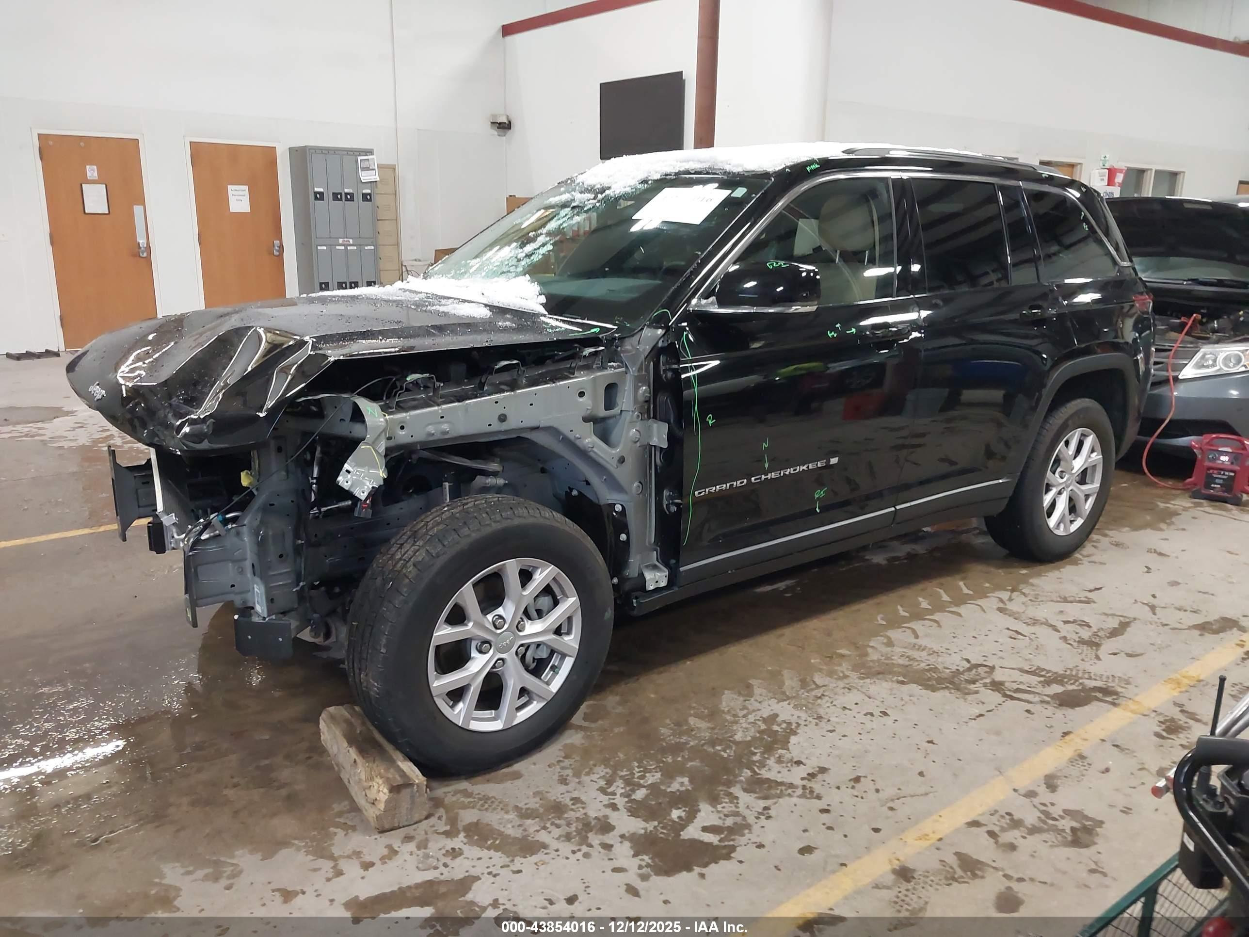 JEEP GRAND image 2