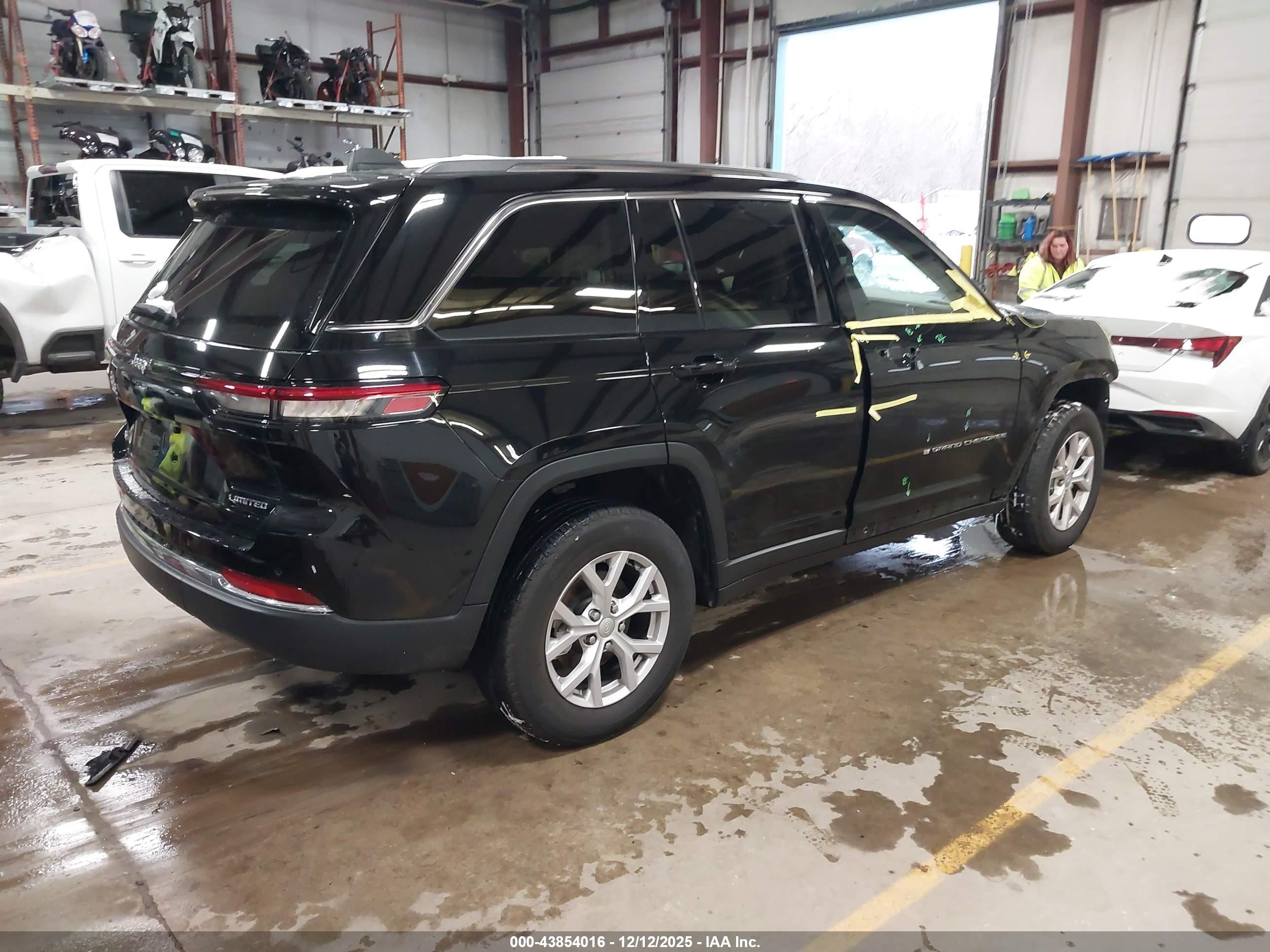 JEEP GRAND image 4