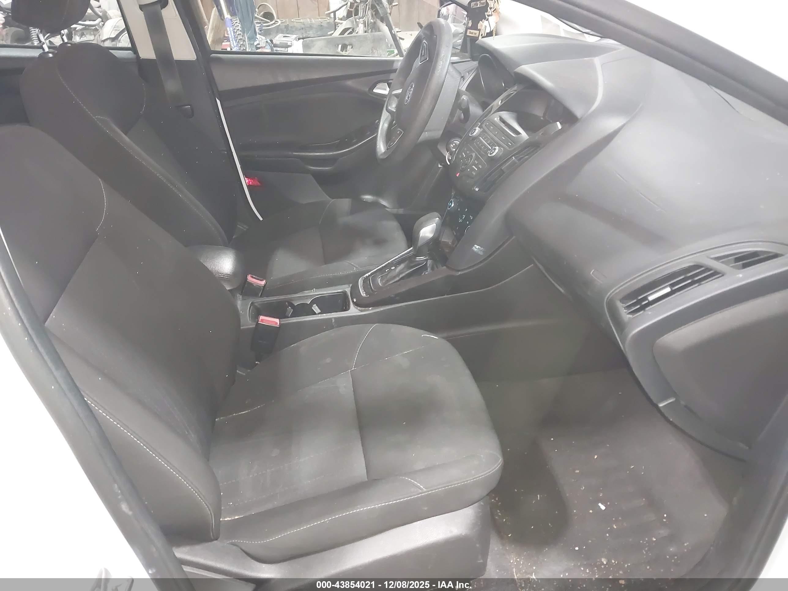 FORD FOCUS image 5