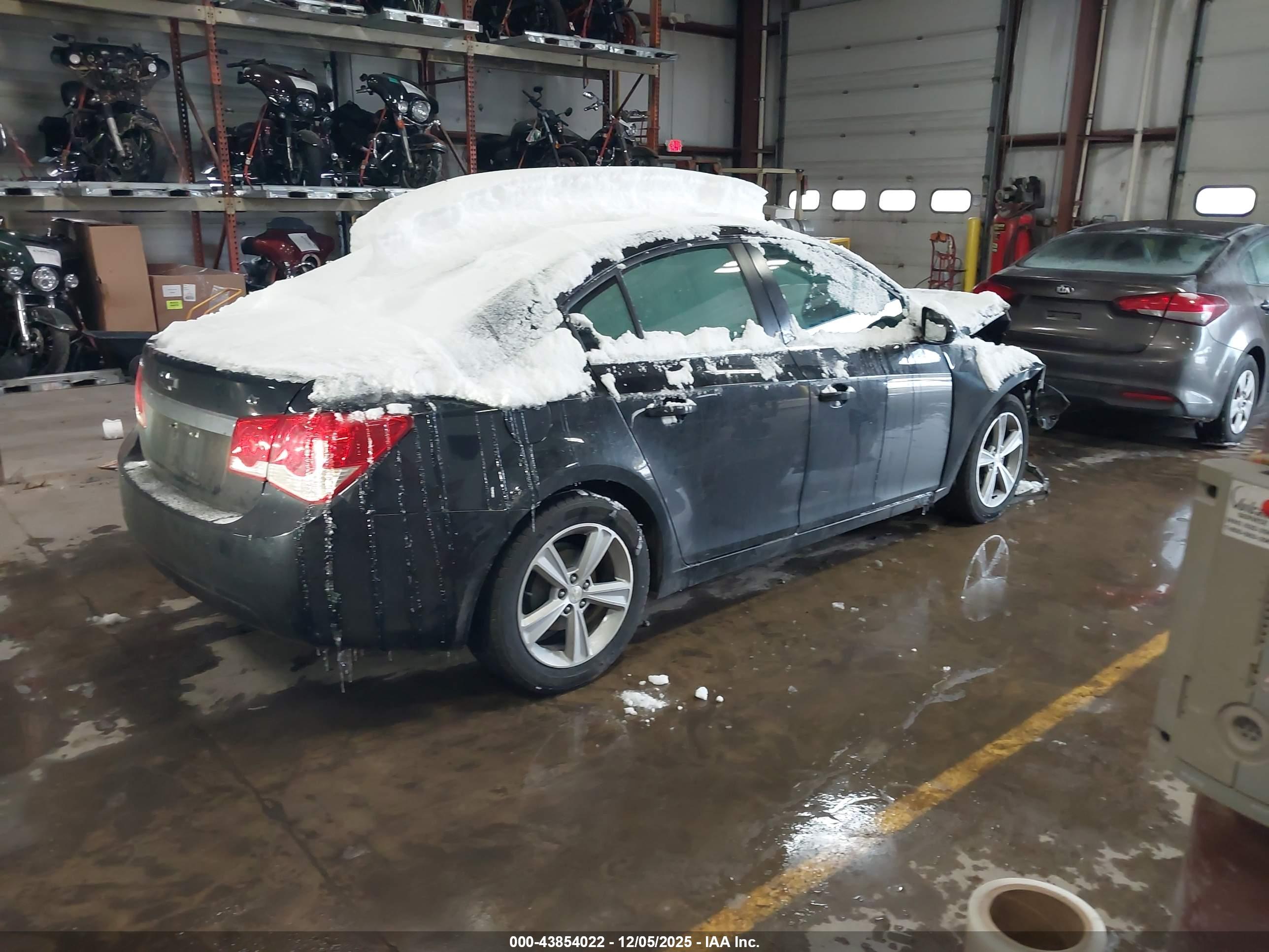 CHEVROLET CRUZE image 4
