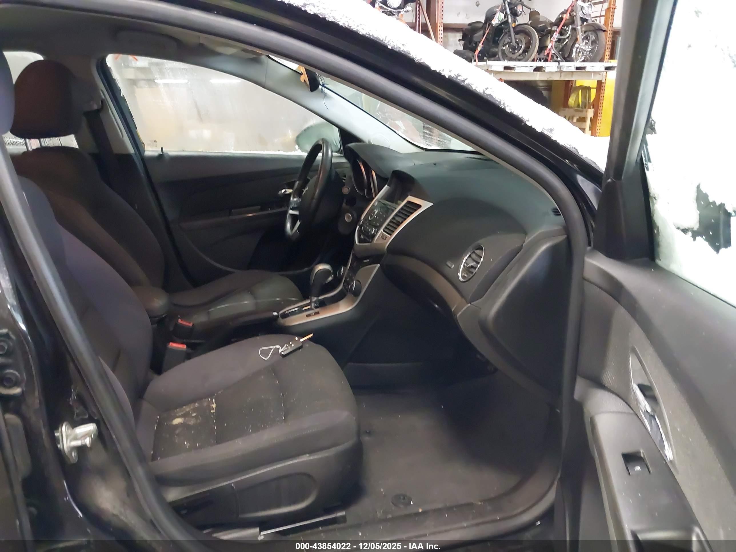 CHEVROLET CRUZE image 5