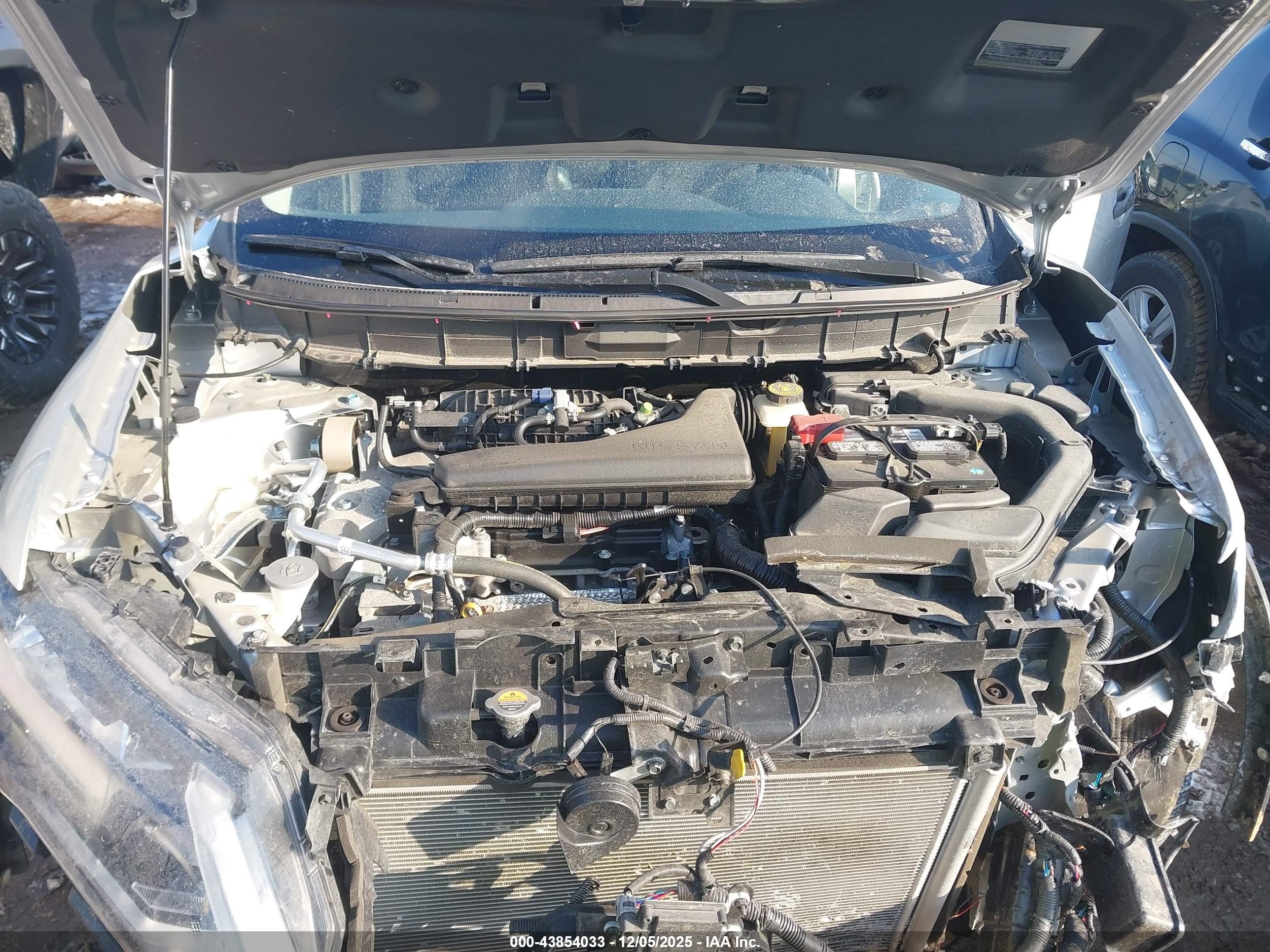 NISSAN ROGUE image 10