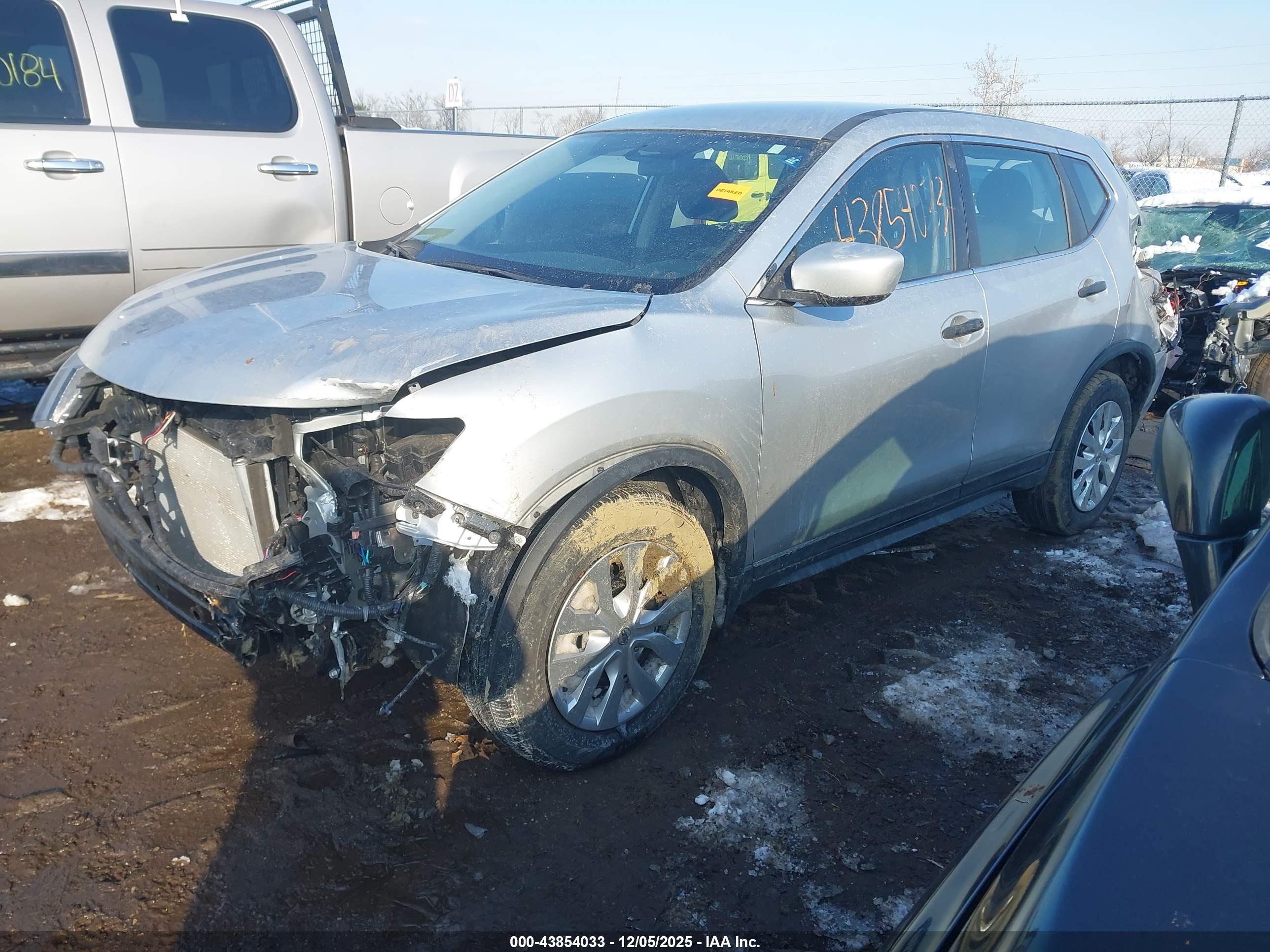 NISSAN ROGUE image 2