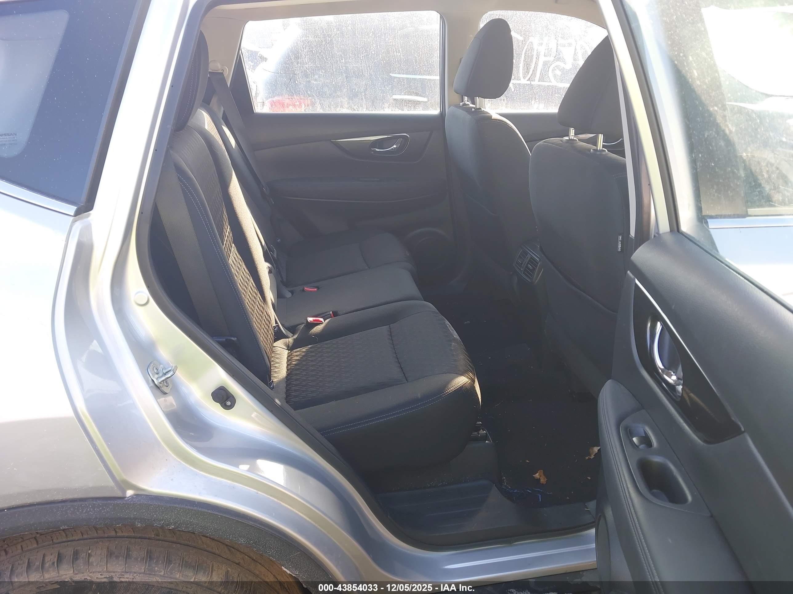 NISSAN ROGUE image 8