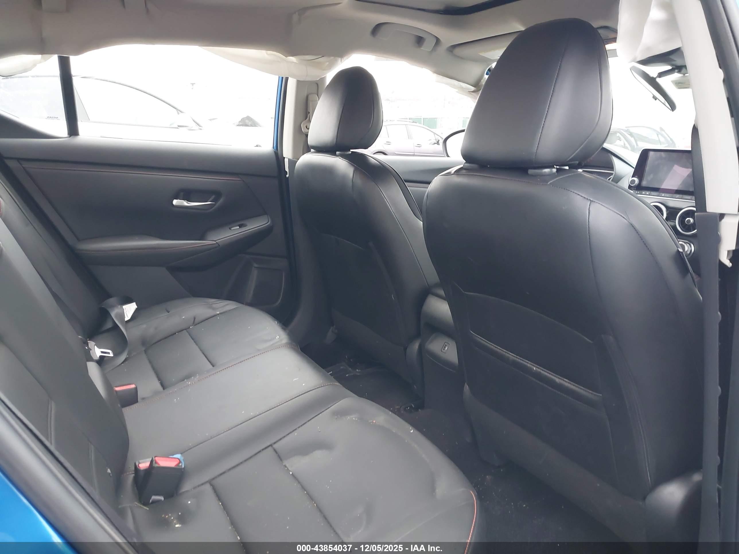 NISSAN SENTRA image 8