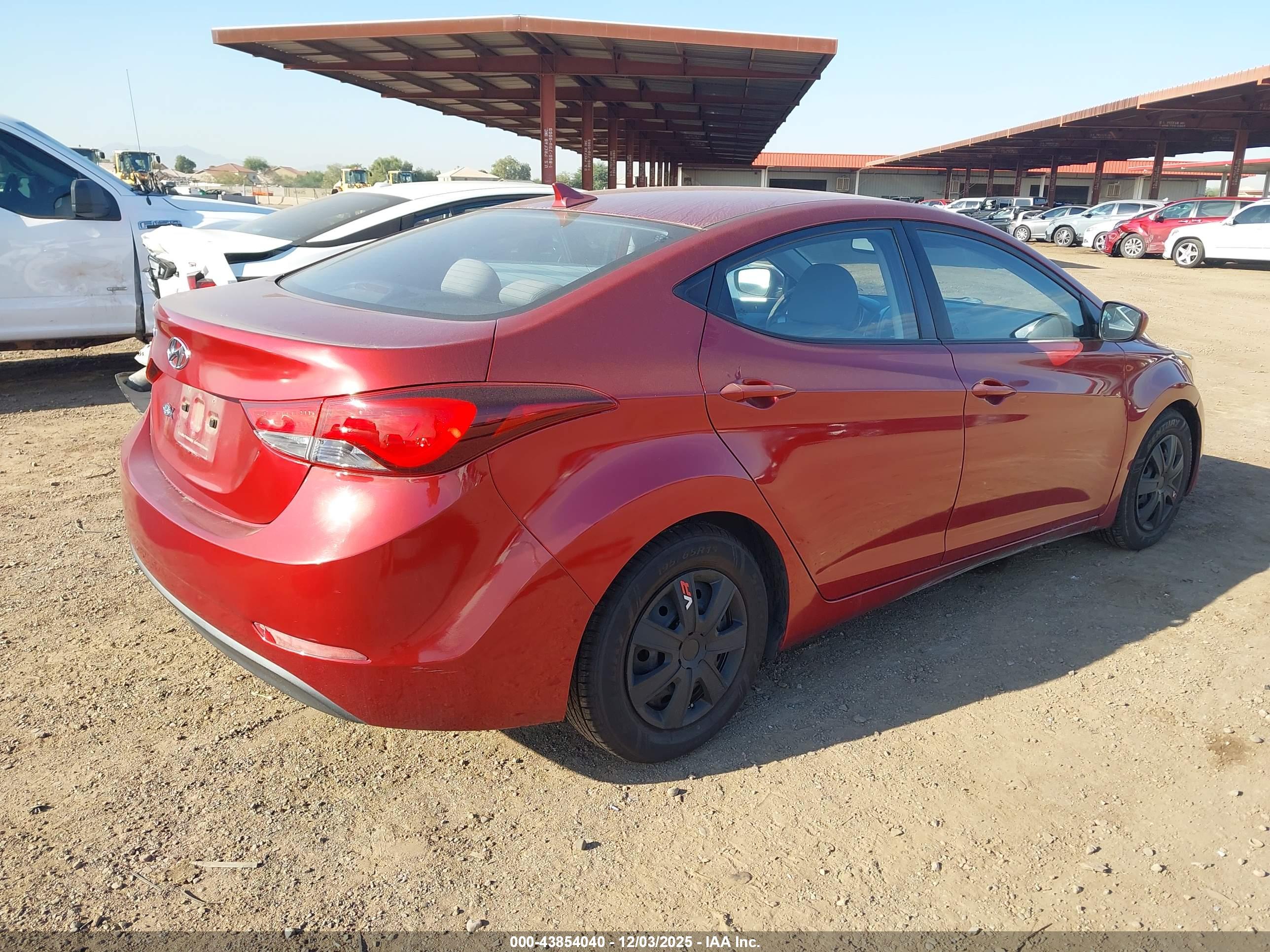 HYUNDAI ELANTRA image 4