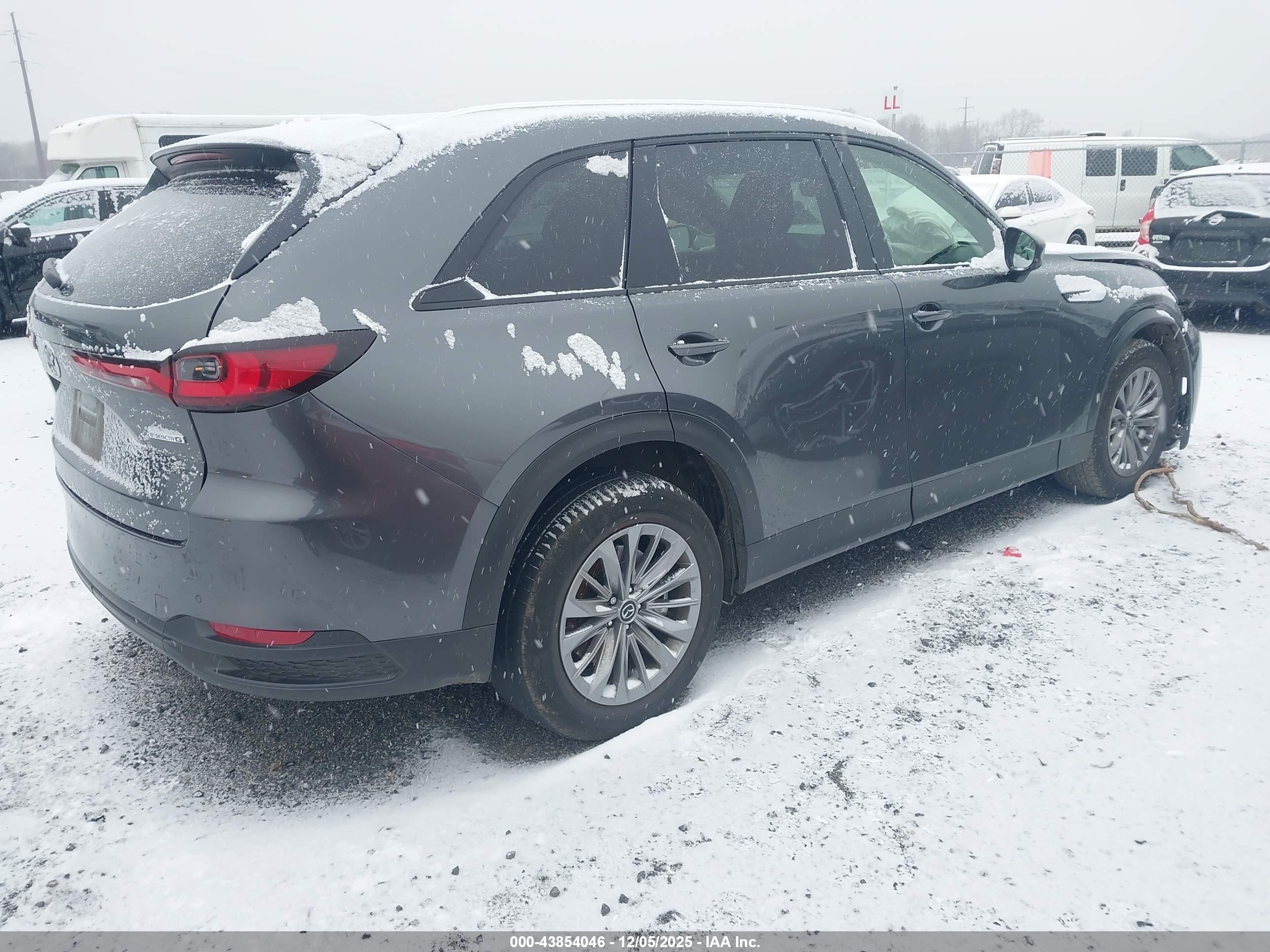 MAZDA CX-90 image 4
