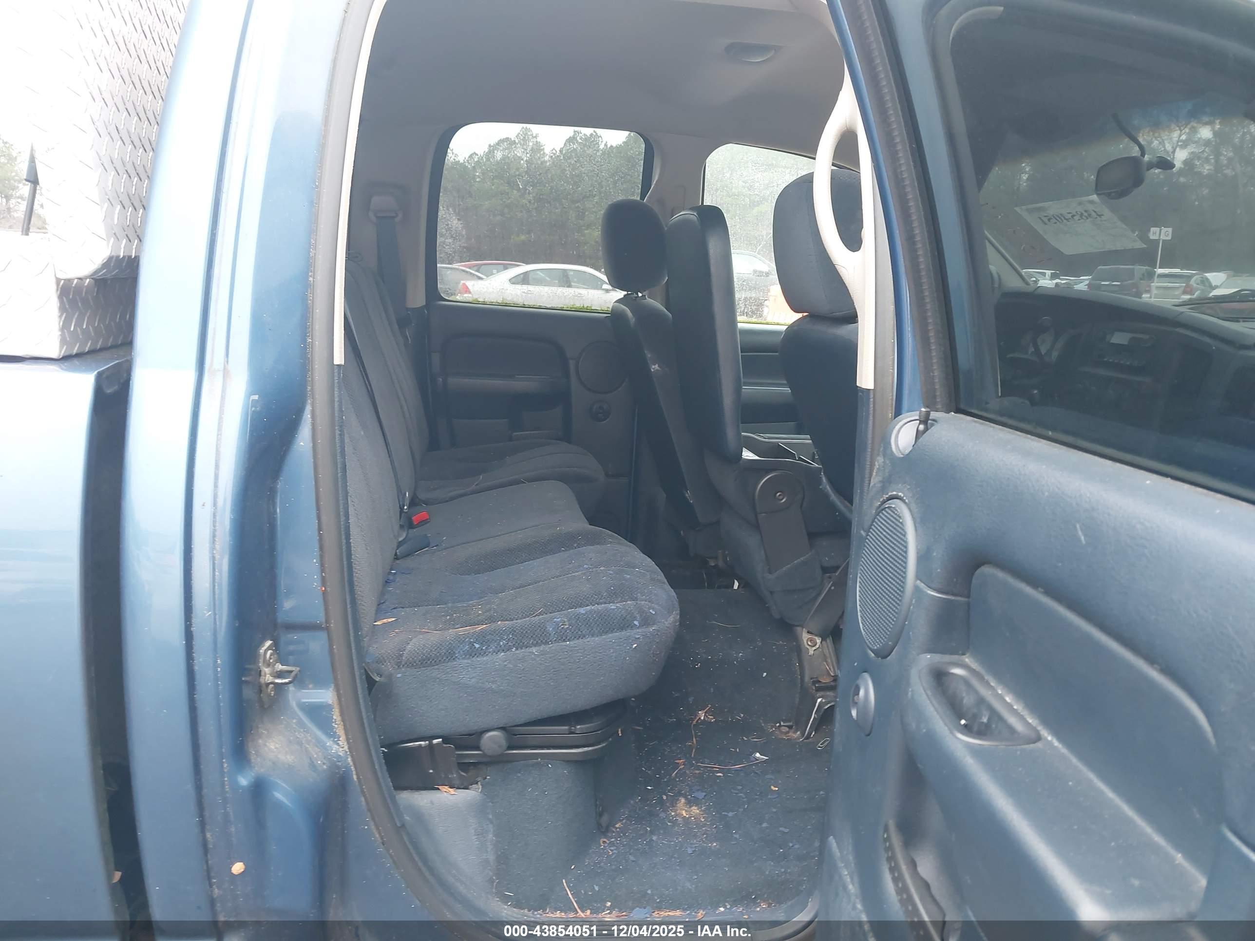 DODGE RAM image 8