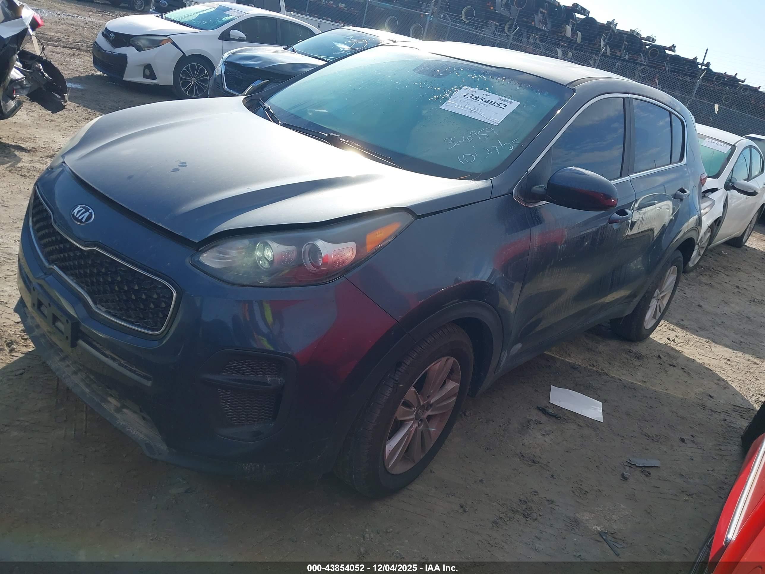 KIA SPORTAGE image 2