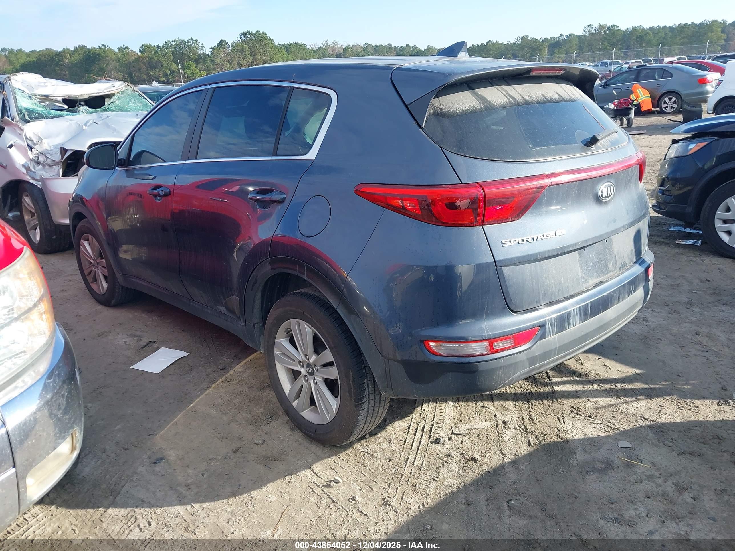 KIA SPORTAGE image 3