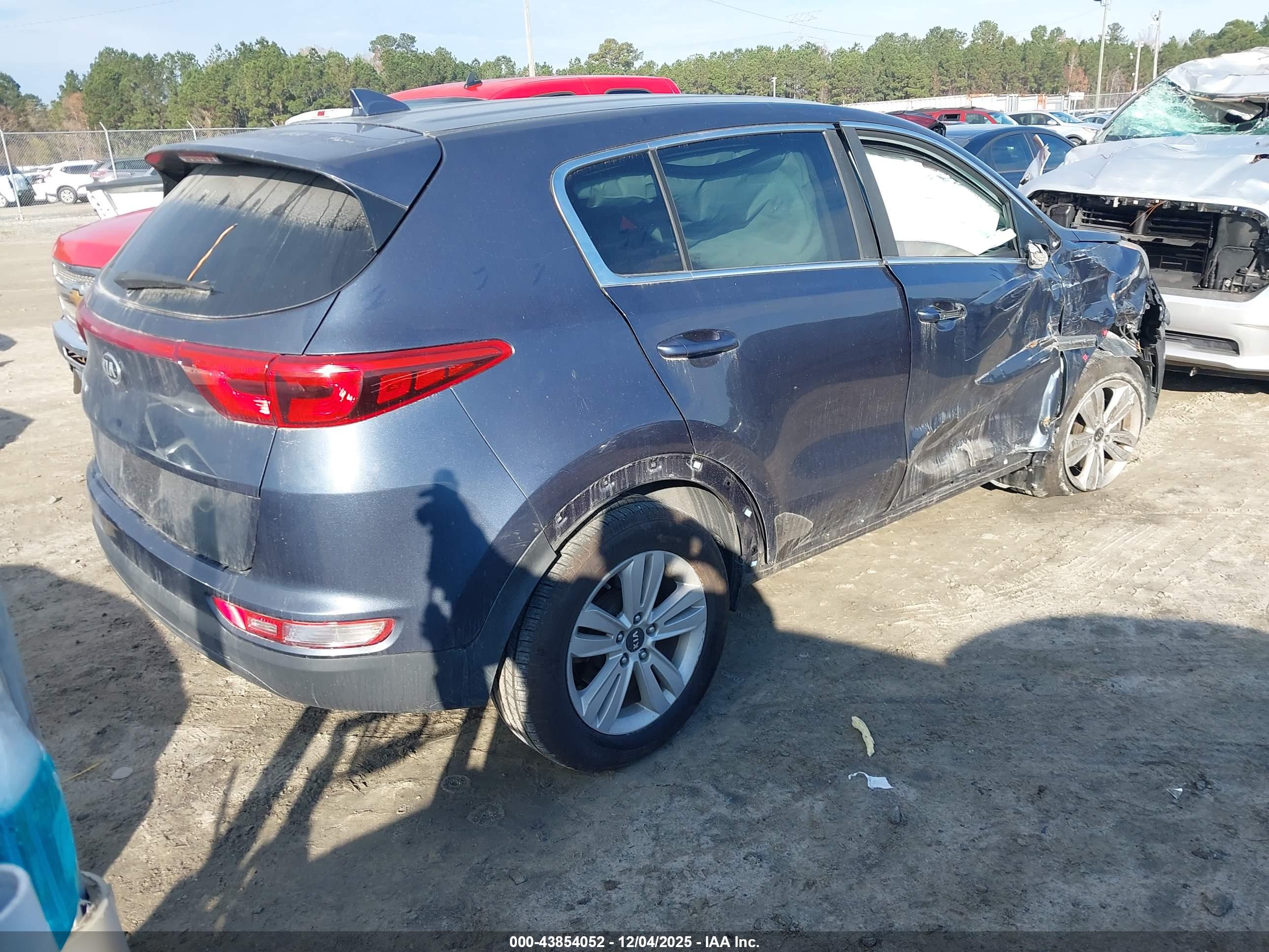KIA SPORTAGE image 4